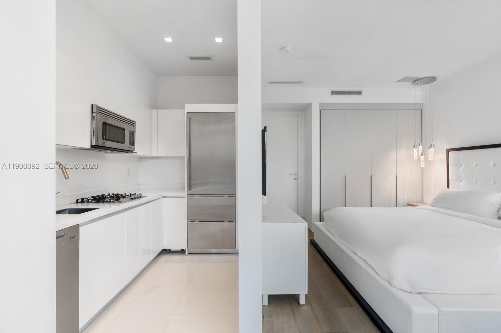 440 S Hibiscus Dr, Miami Beach FL 33139 — 45