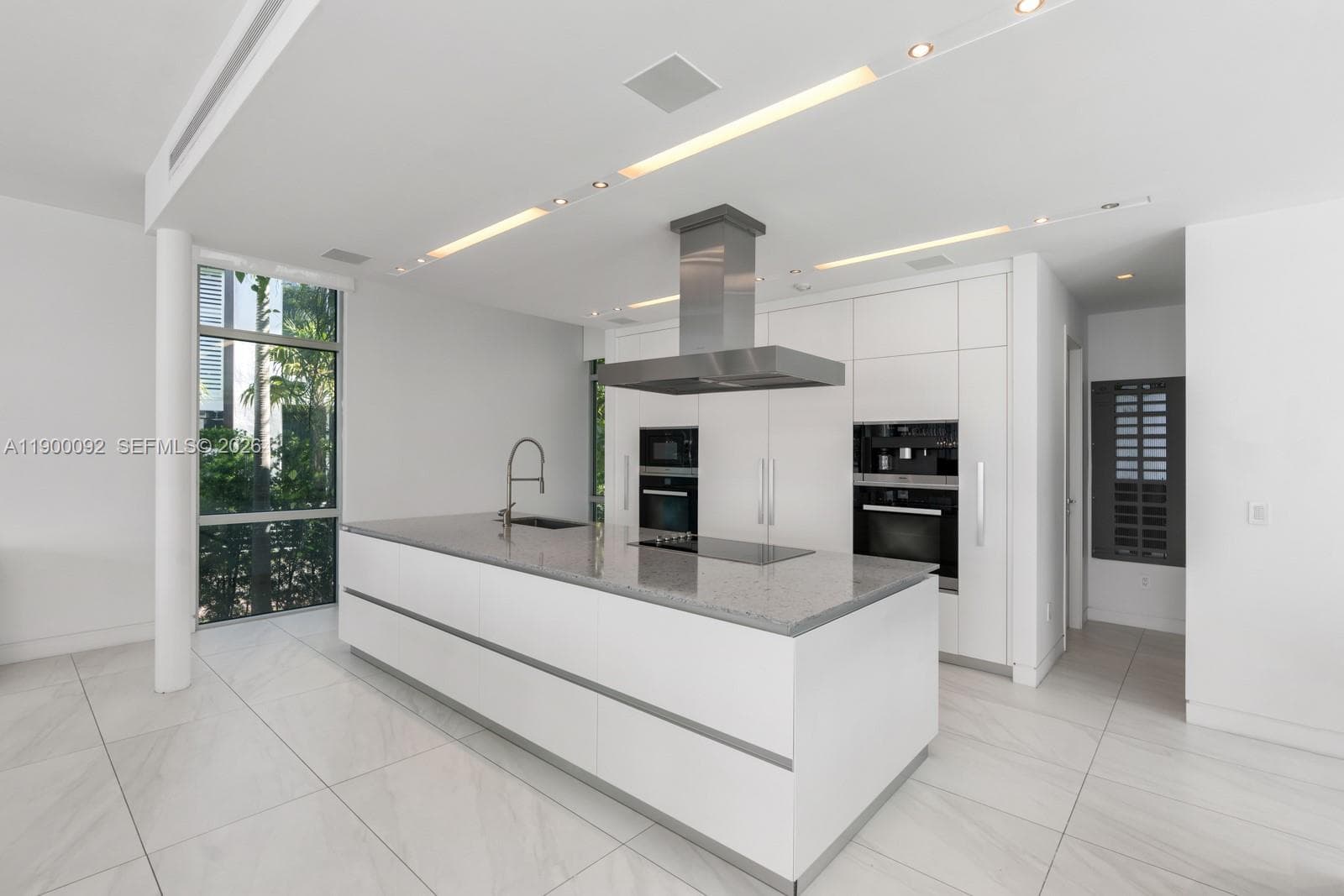 440 S Hibiscus Dr, Miami Beach FL 33139 — 21