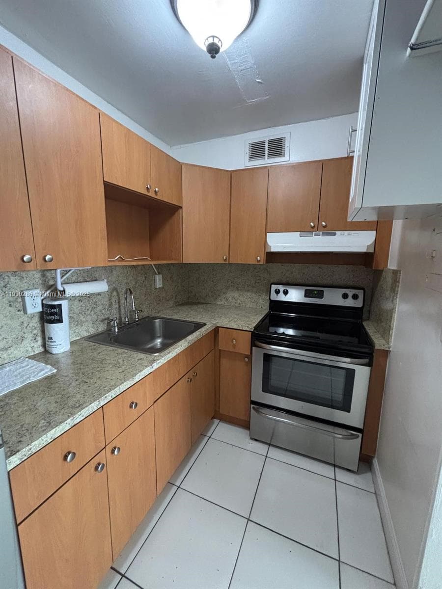 11005 SW 1st St # 302, Sweetwater FL 33174 — 7