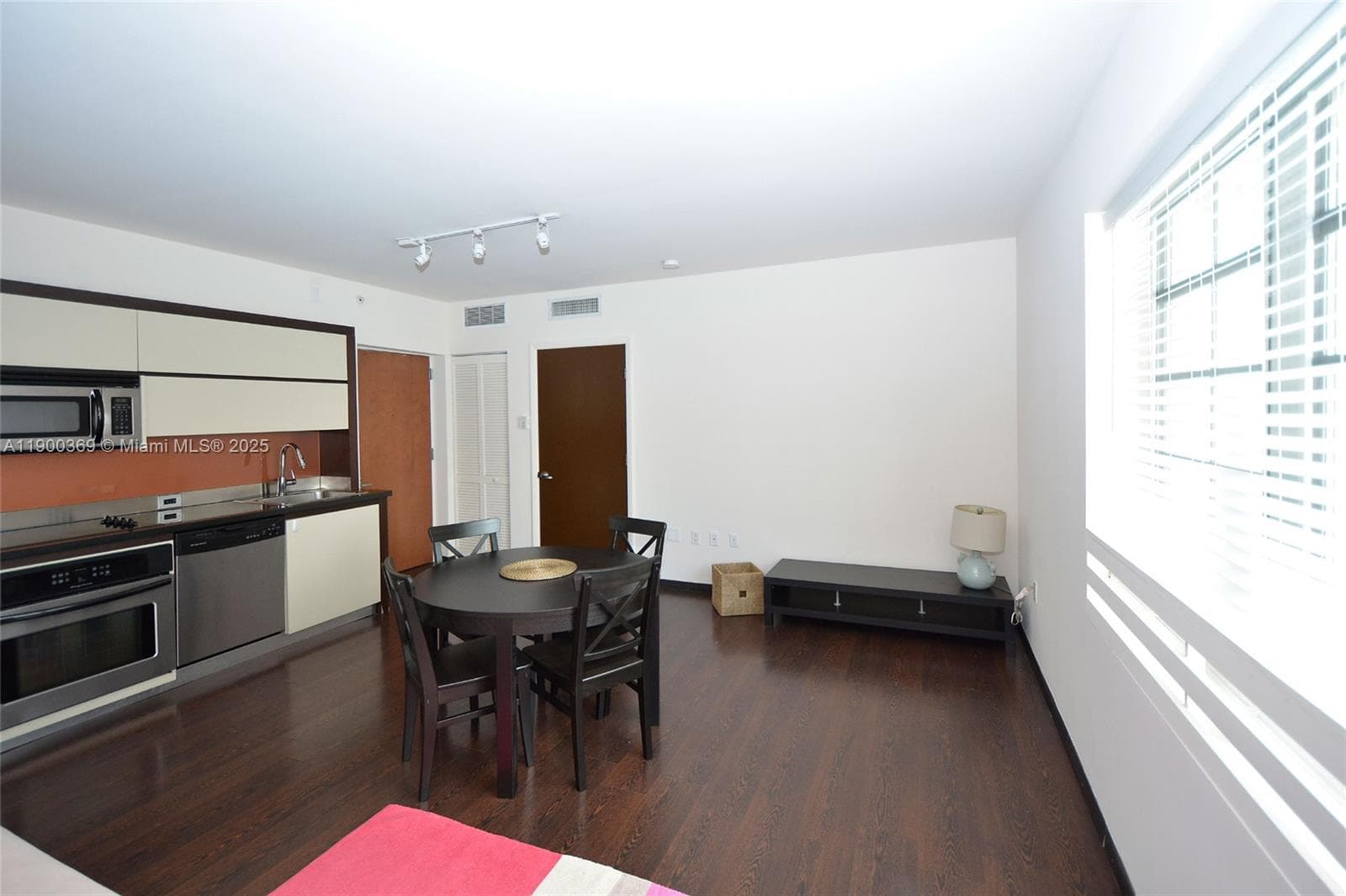 435 21st St # 205, Miami Beach FL 33139 — 2