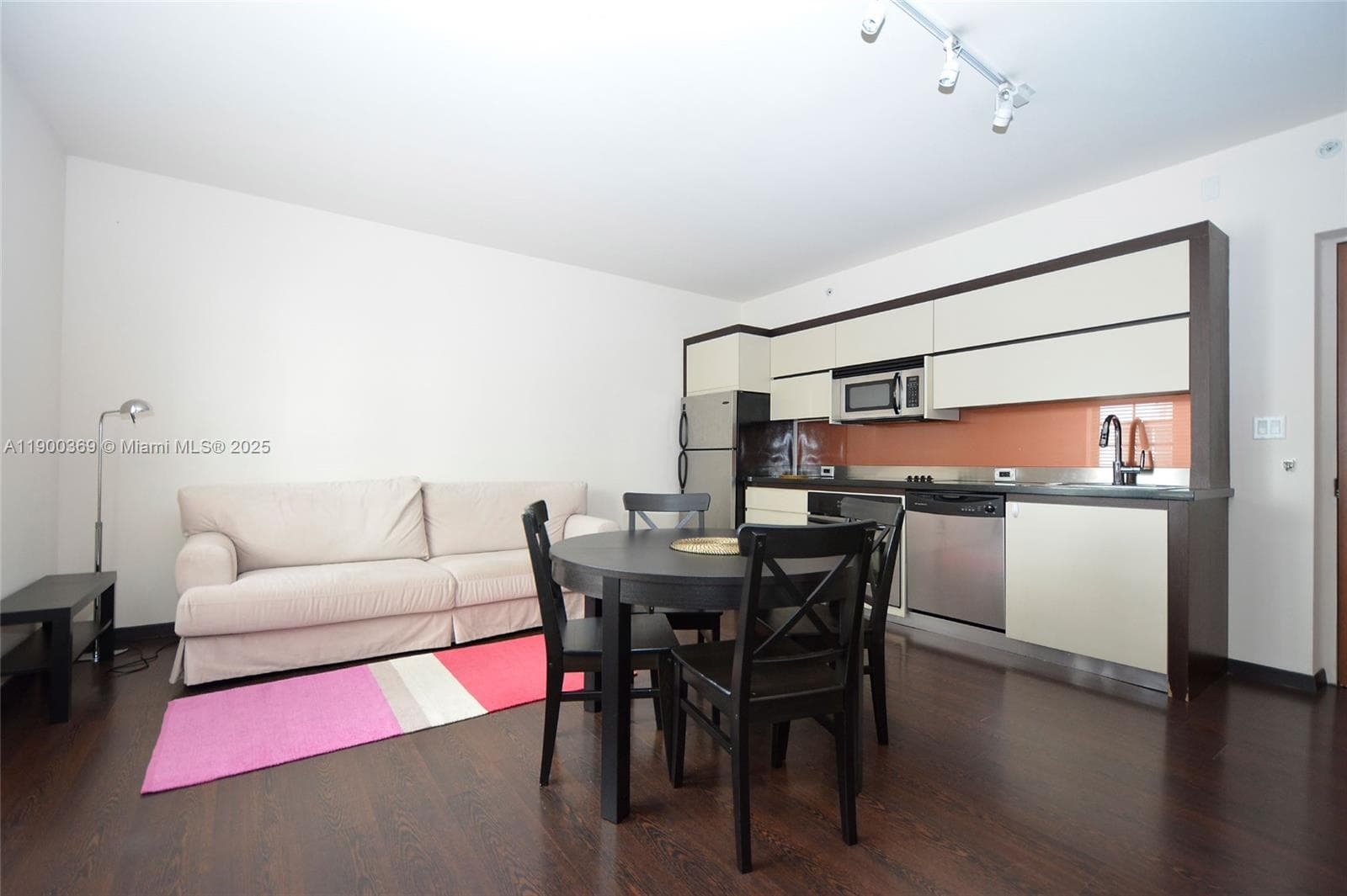 435 21st St # 205, Miami Beach FL 33139 — 3