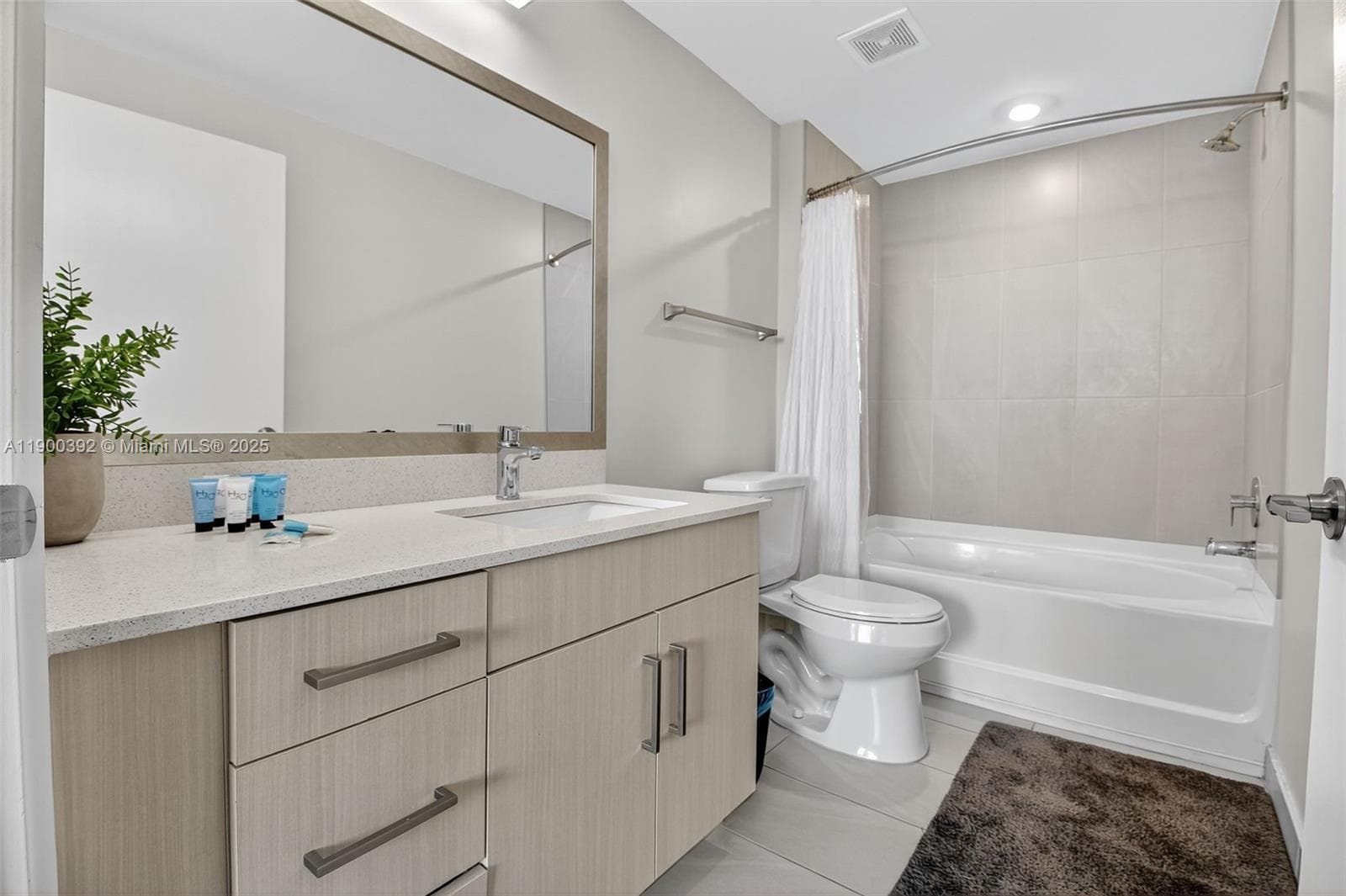 1110 NW 1 ST # 712, Miami FL 33128 — 13