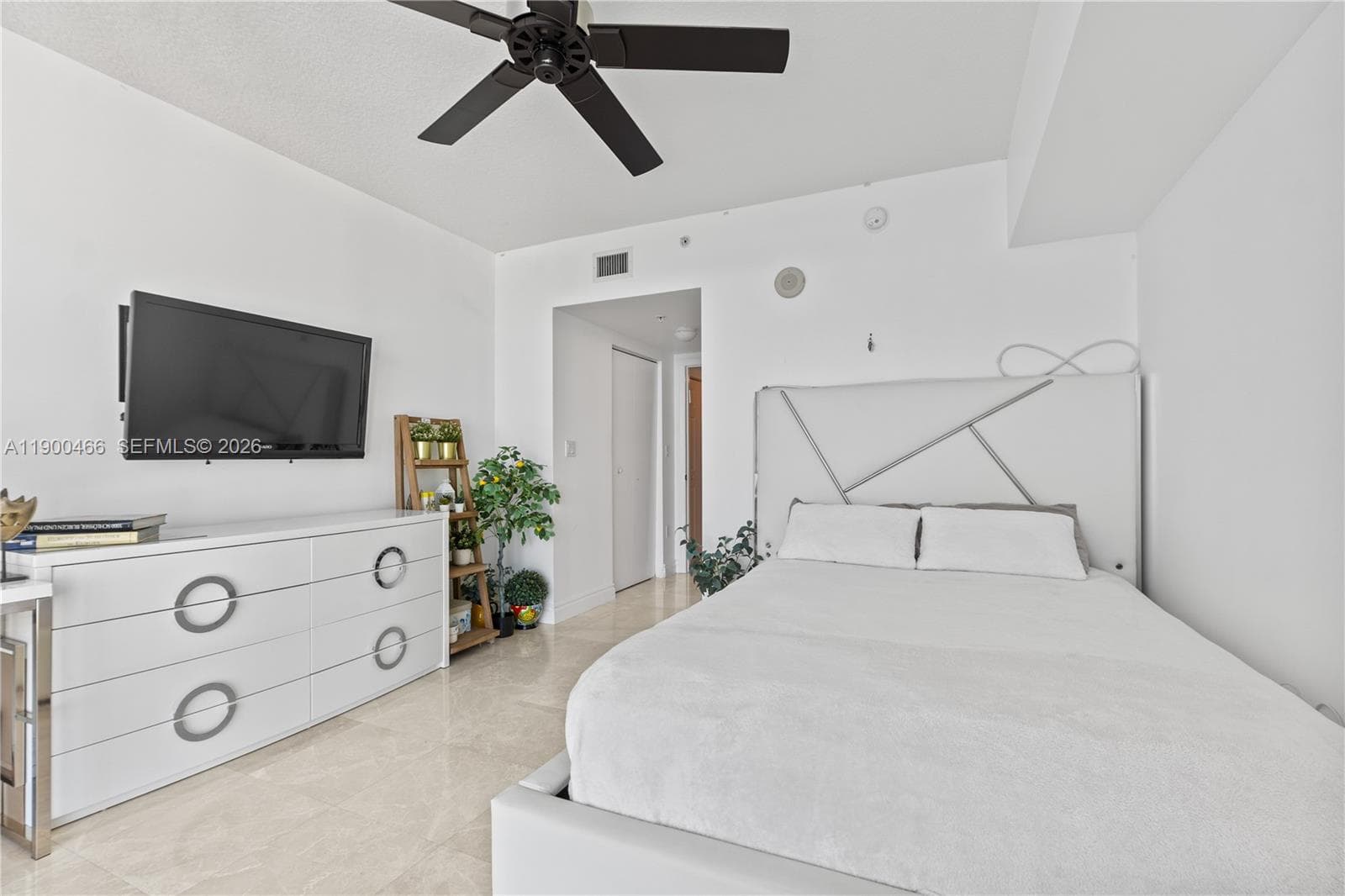 16699 Collins Ave # 3604, Sunny Isles Beach FL 33160 — 25