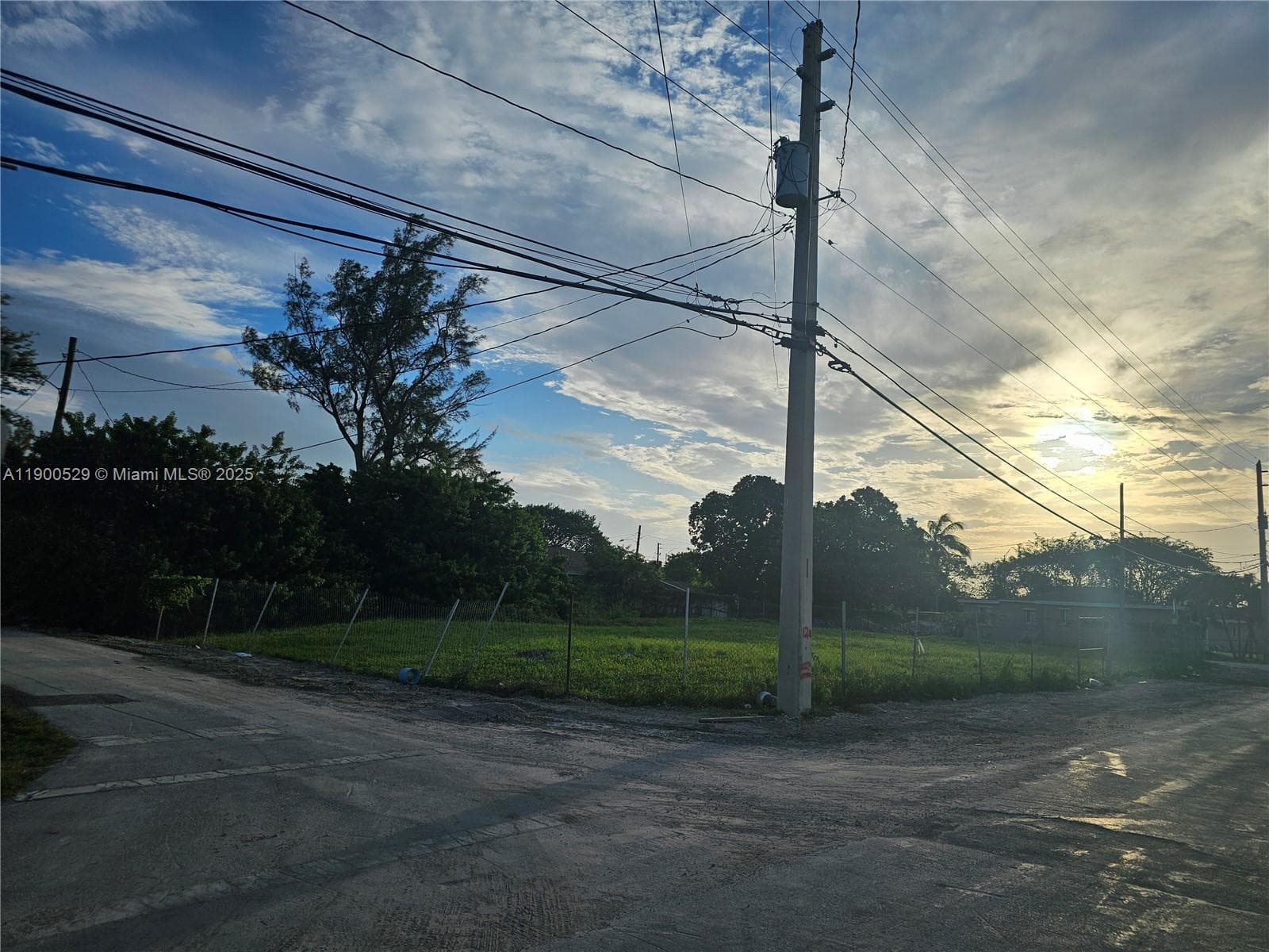 2140 NW 76th St, Miami FL 33147 — 4