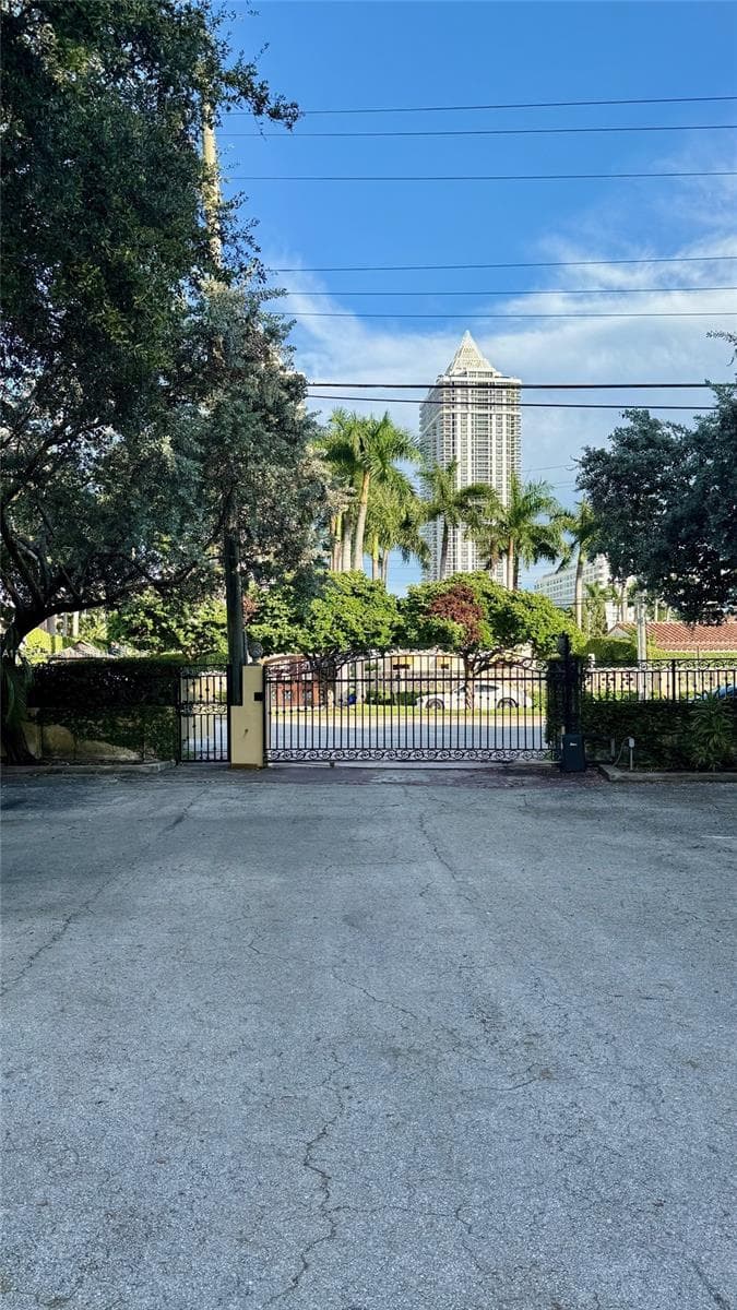 4812 Pine Tree Dr # 204, Miami Beach FL 33140 — 6