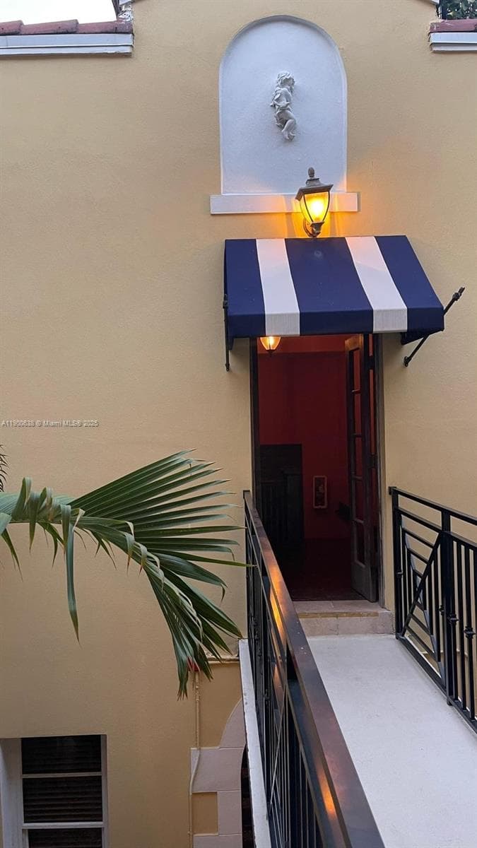 4812 Pine Tree Dr # 204, Miami Beach FL 33140 — 12