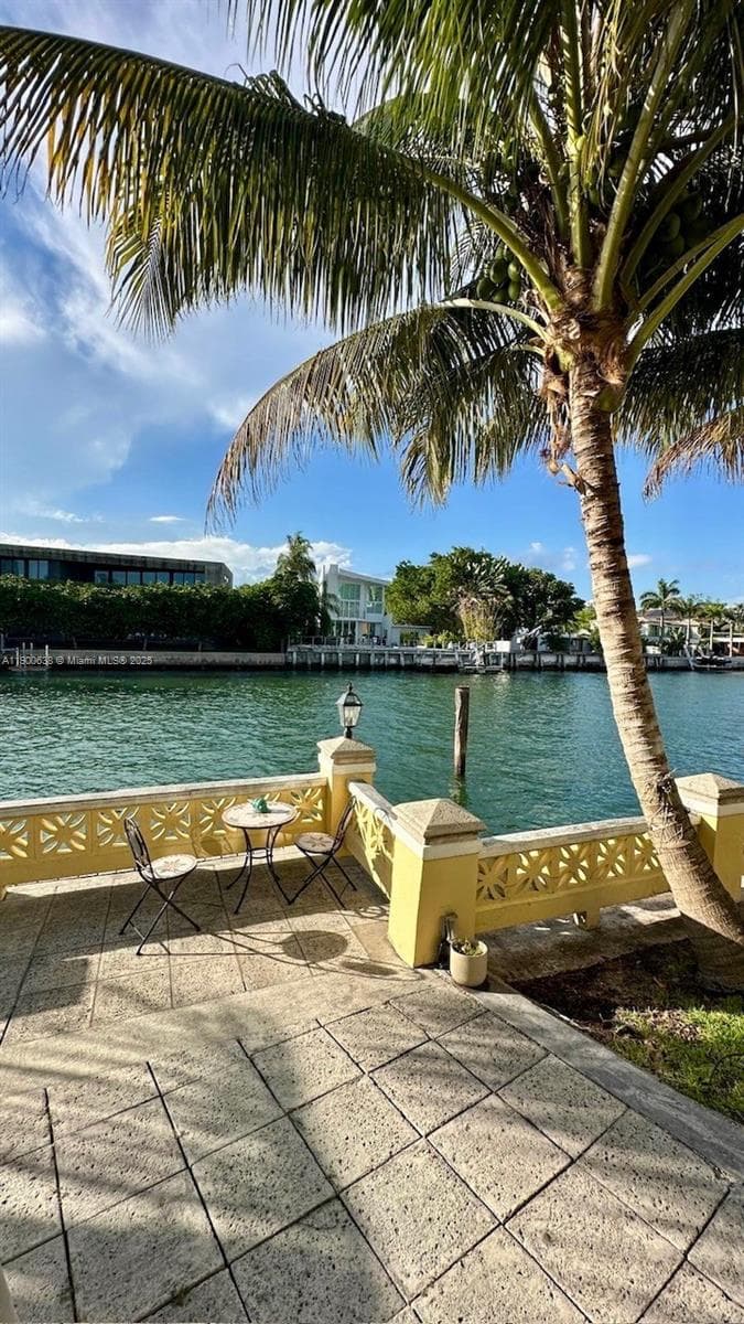 4812 Pine Tree Dr # 204, Miami Beach FL 33140 — 18
