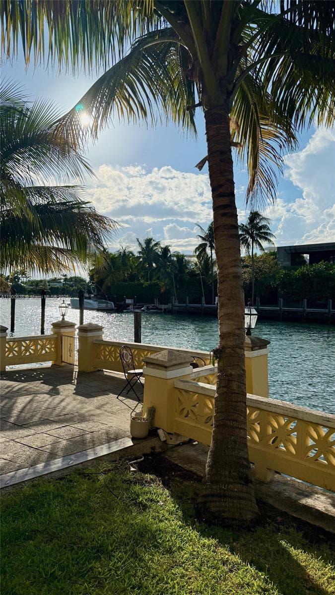 4812 Pine Tree Dr # 204, Miami Beach FL 33140 — 21