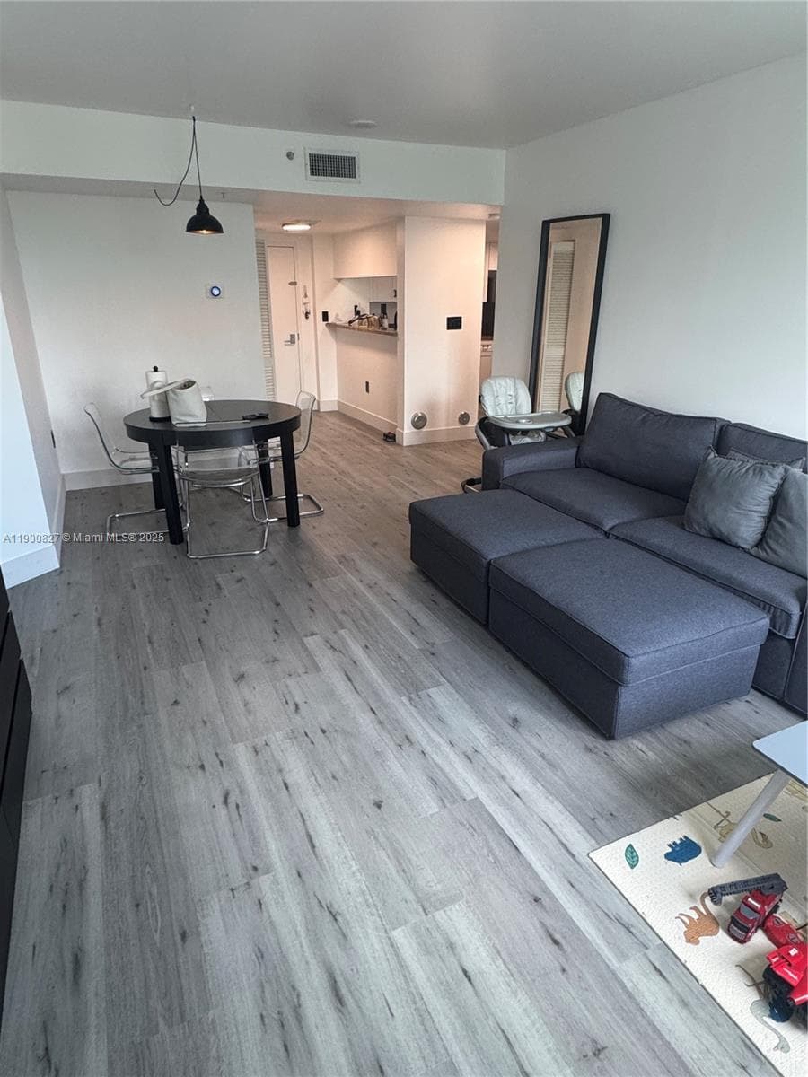 650 West Ave # 303, Miami Beach FL 33139 — 8