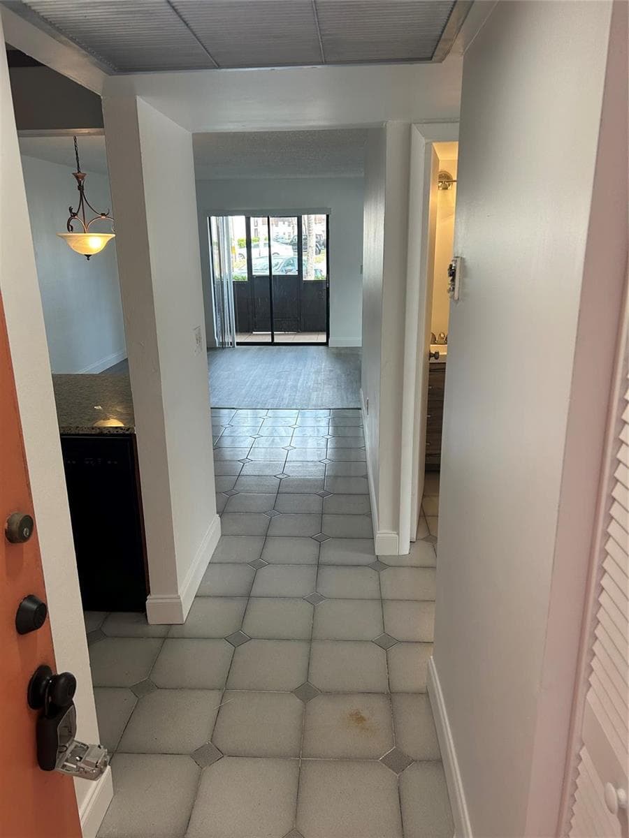 871 NE 207th Terrace # 102, Miami FL 33179 — 3