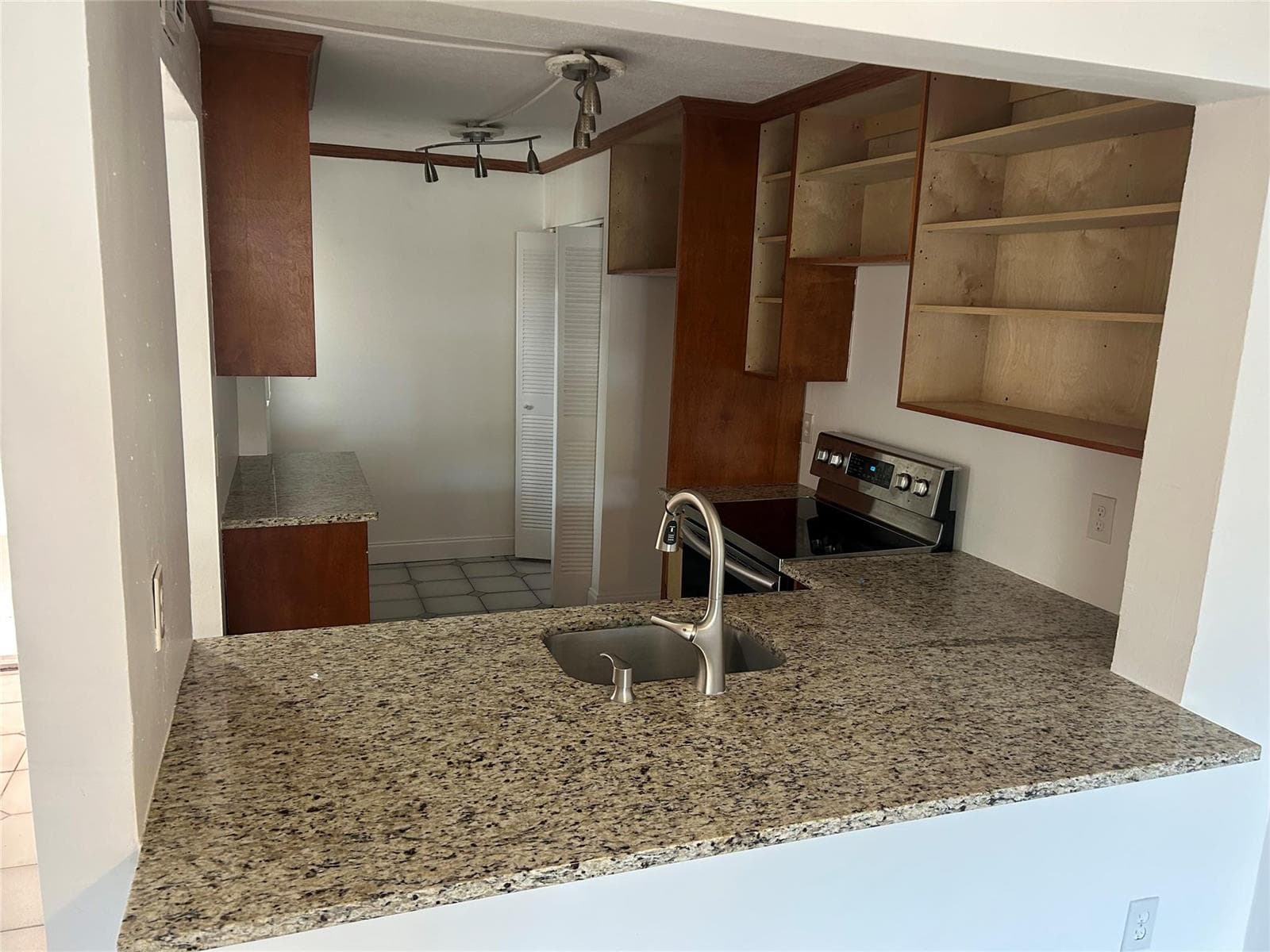 871 NE 207th Terrace # 102, Miami FL 33179 — 5