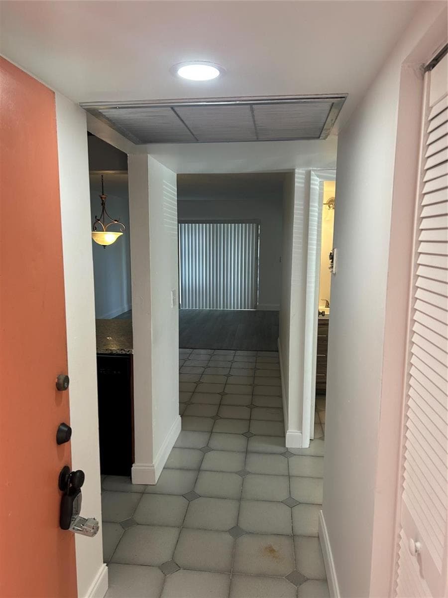 871 NE 207th Terrace # 102, Miami FL 33179 — 21