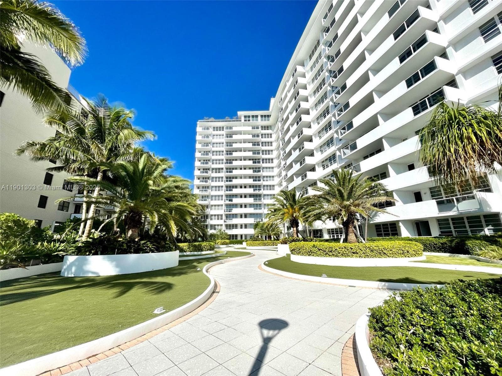 100 Lincoln Rd # 1111, Miami Beach FL 33139 — 27