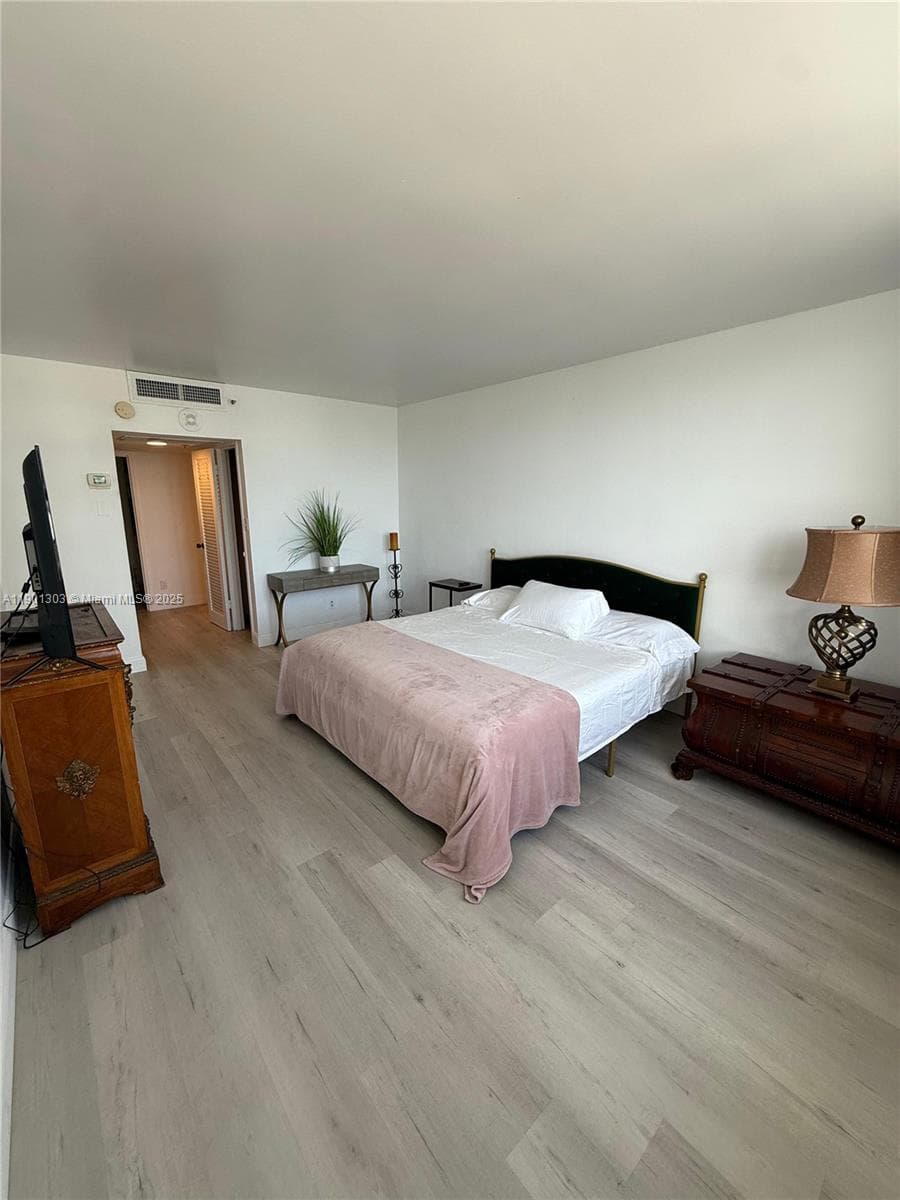 100 Lincoln Rd # 1111, Miami Beach FL 33139 — 6
