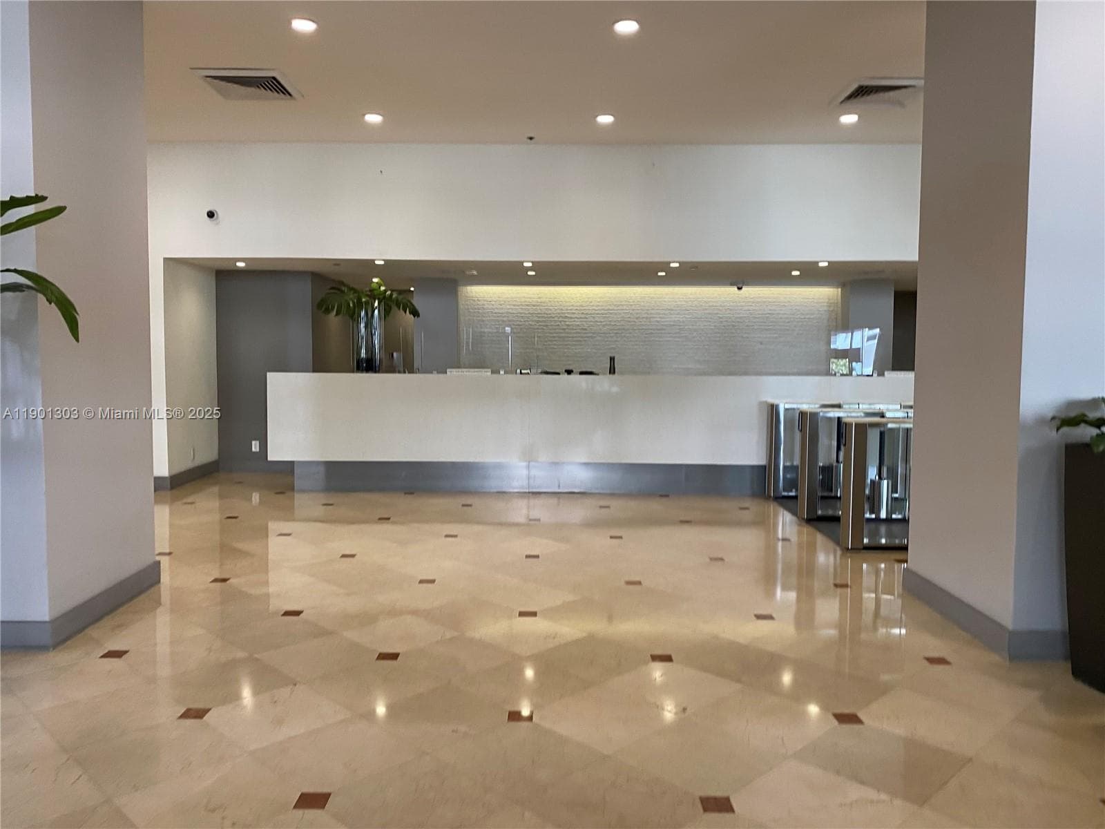 100 Lincoln Rd # 1111, Miami Beach FL 33139 — 17