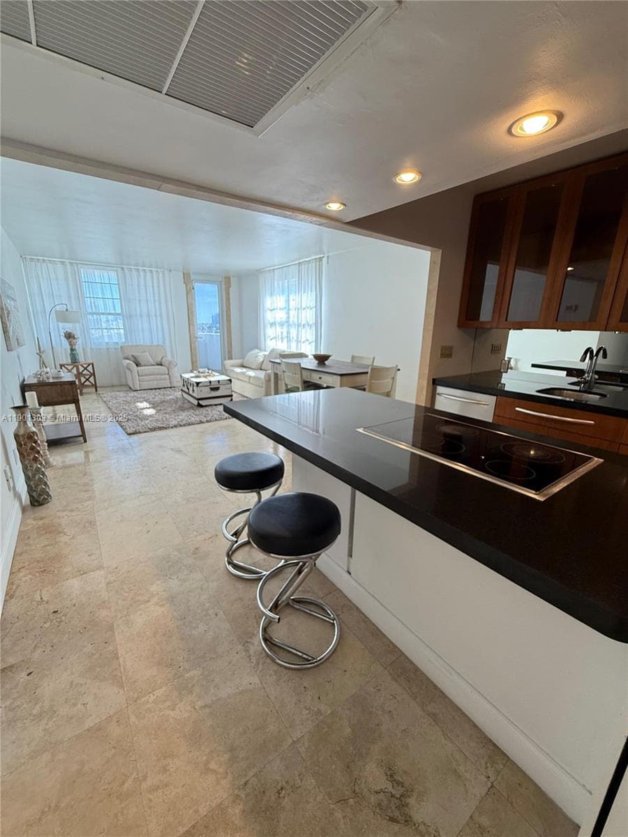 100 Lincoln Rd # 1111, Miami Beach FL 33139 — 1