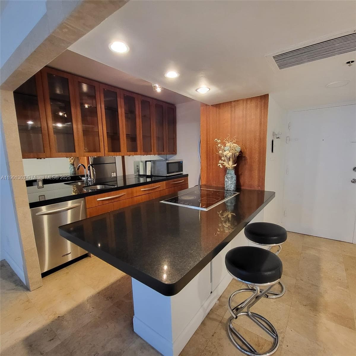 100 Lincoln Rd # 1111, Miami Beach FL 33139 — 10