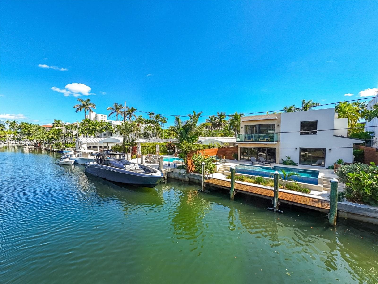 1815 Fairhaven Pl, Miami FL 33133 — 51