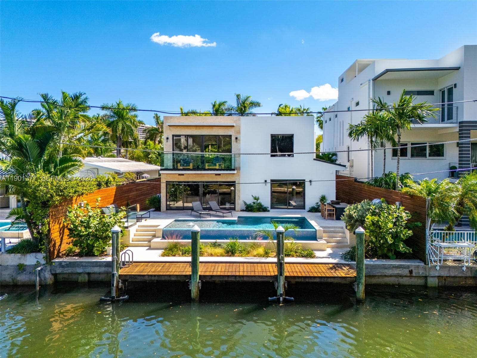 1815 Fairhaven Pl, Miami FL 33133 — 48