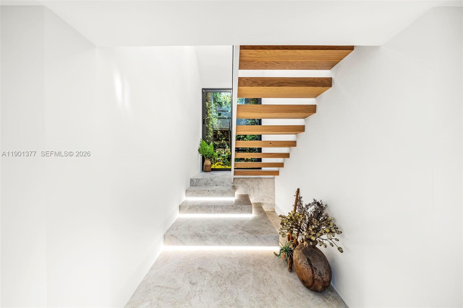 1815 Fairhaven Pl, Miami FL 33133 — 19