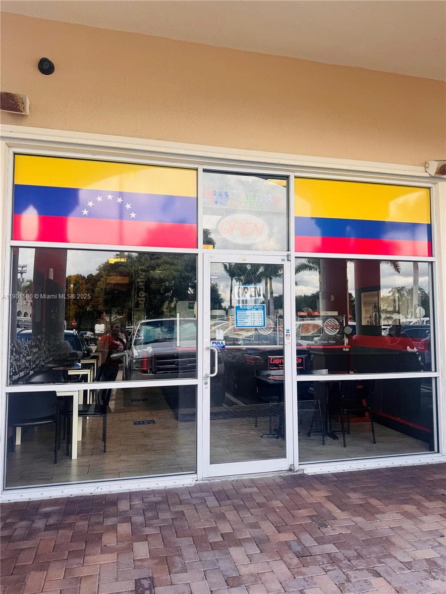 Latin Restaurant For Sale In West Kendall, Kendall FL 33196 — 2