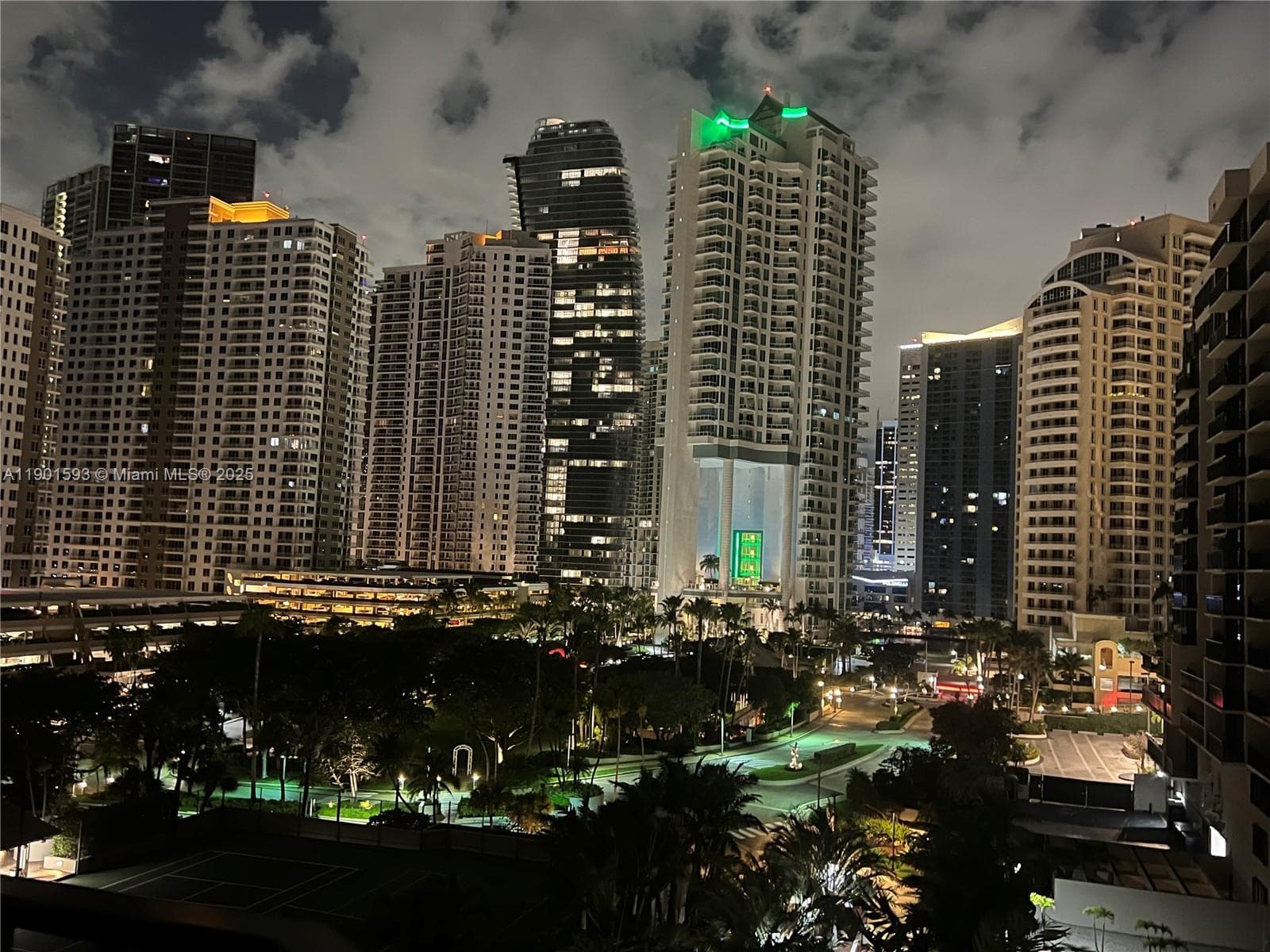 520 Brickell Key Dr # A900, Miami FL 33131 — 42