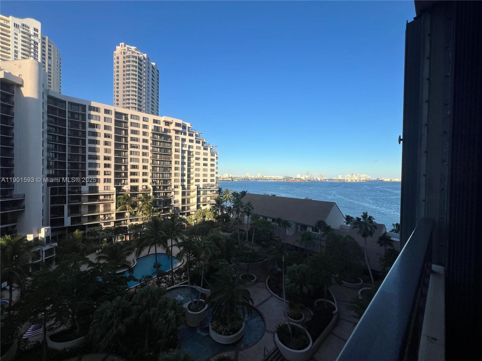 520 Brickell Key Dr # A900, Miami FL 33131 — 32
