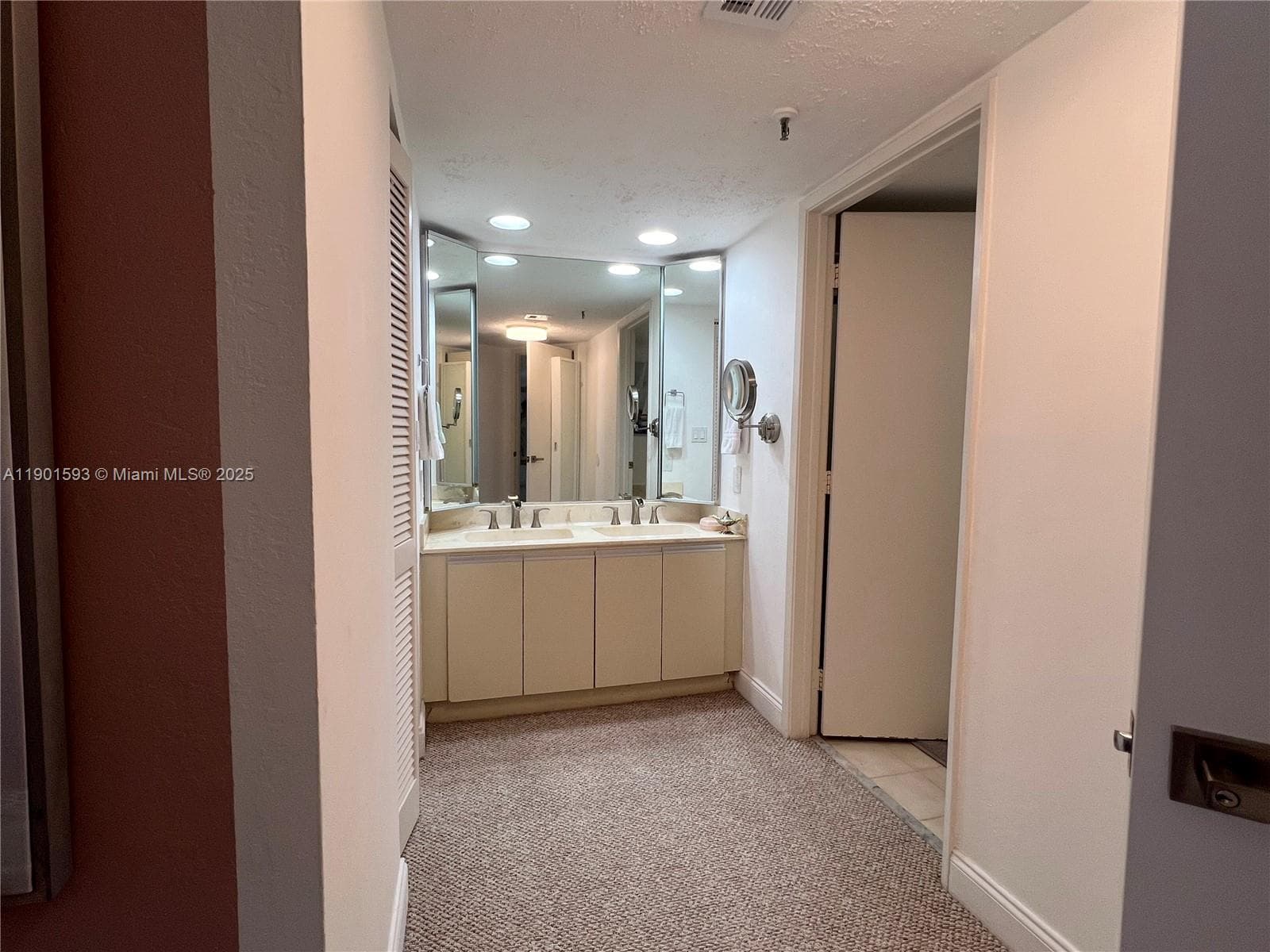 520 Brickell Key Dr # A900, Miami FL 33131 — 24