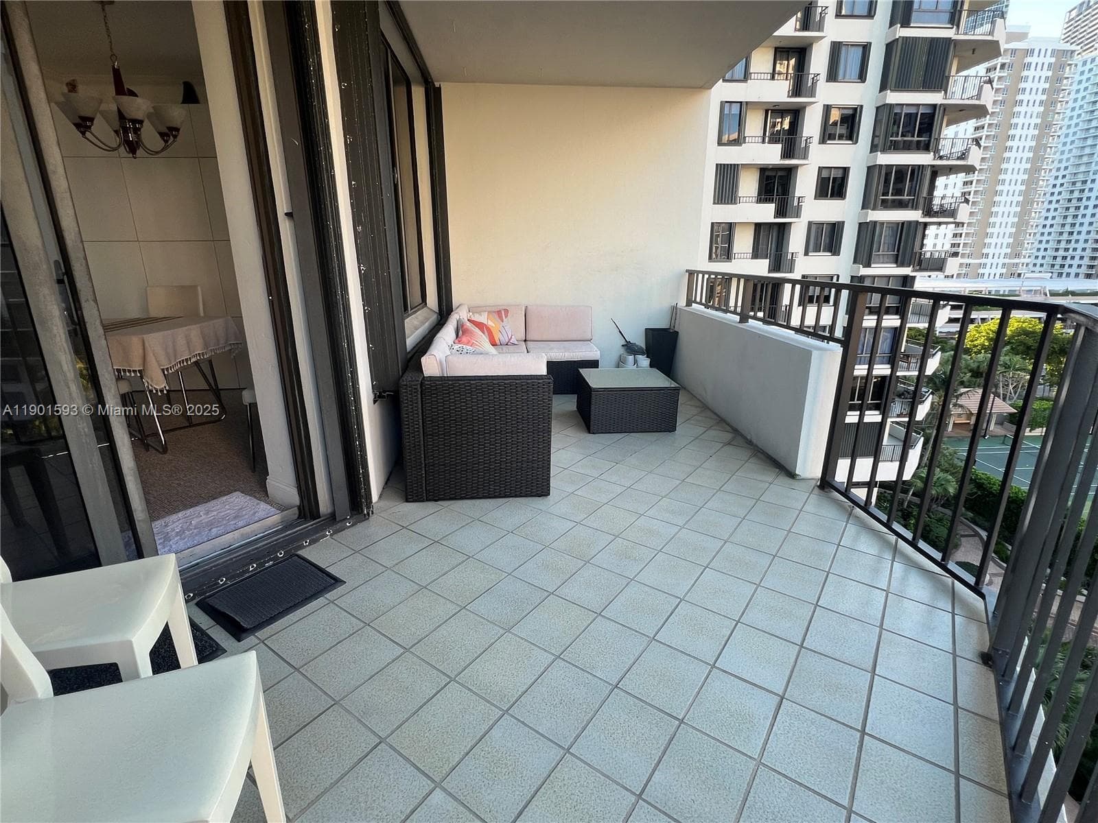 520 Brickell Key Dr # A900, Miami FL 33131 — 30