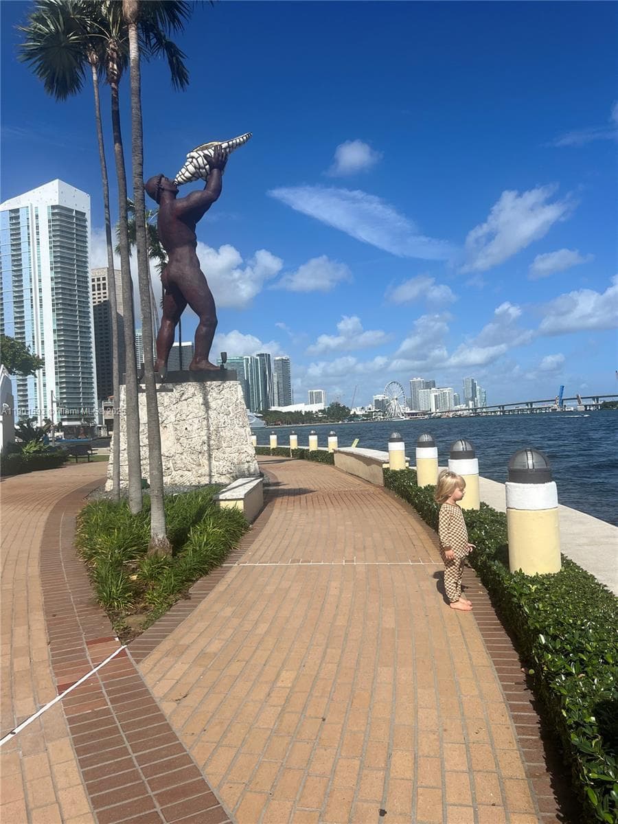 520 Brickell Key Dr # A900, Miami FL 33131 — 49