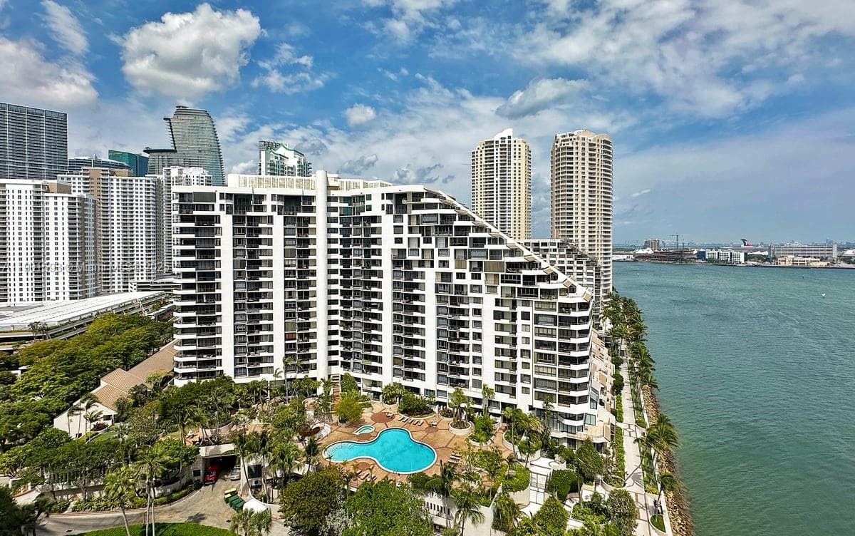 520 Brickell Key Dr # A900, Miami FL 33131 — 40