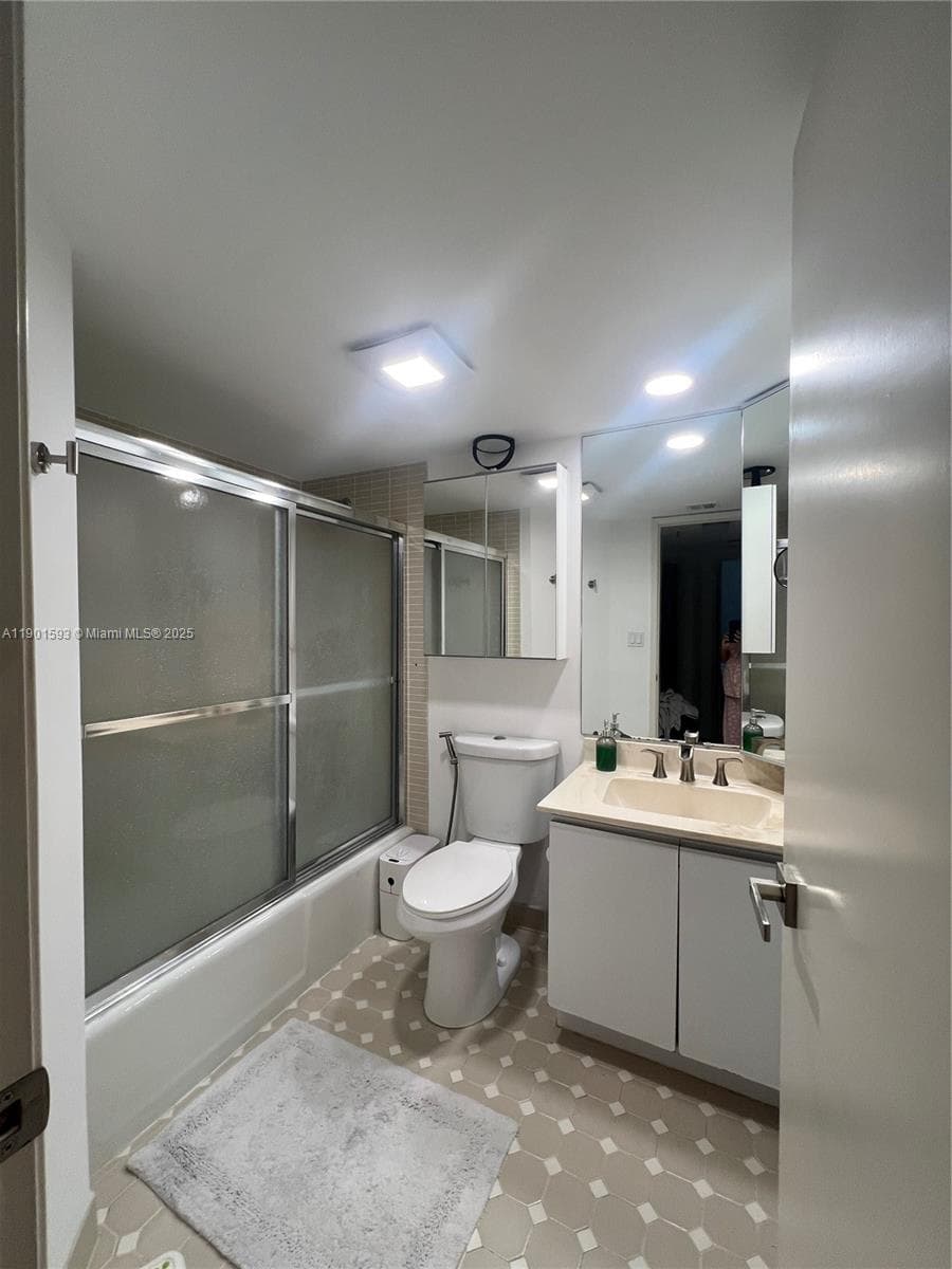 520 Brickell Key Dr # A900, Miami FL 33131 — 31