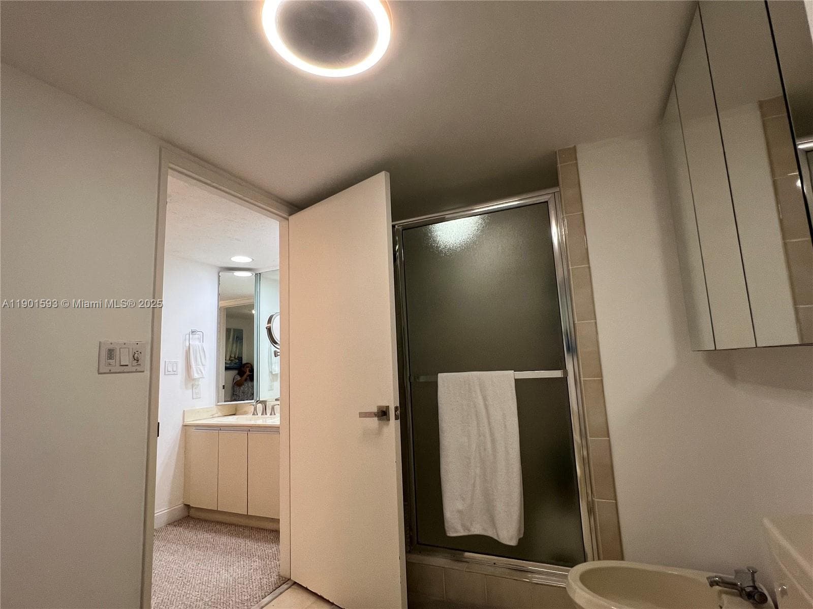 520 Brickell Key Dr # A900, Miami FL 33131 — 21