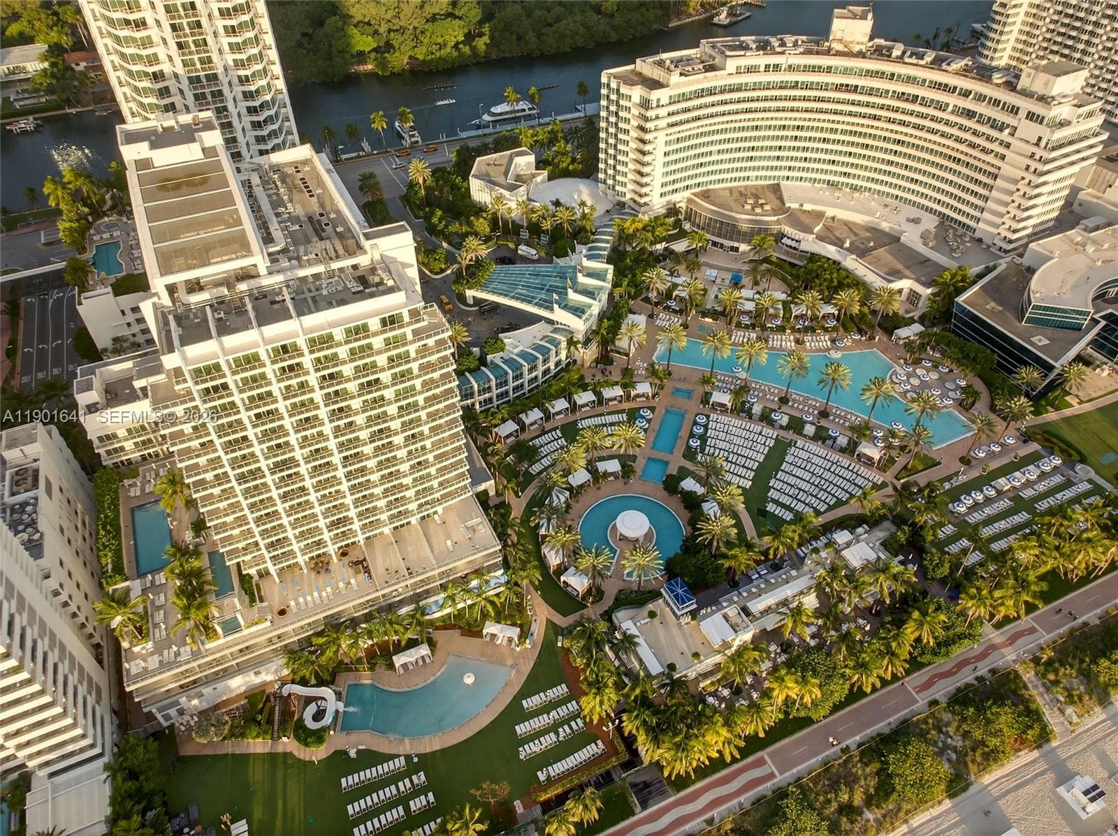 4391 Collins Ave # 512, Miami Beach FL 33140 — 54
