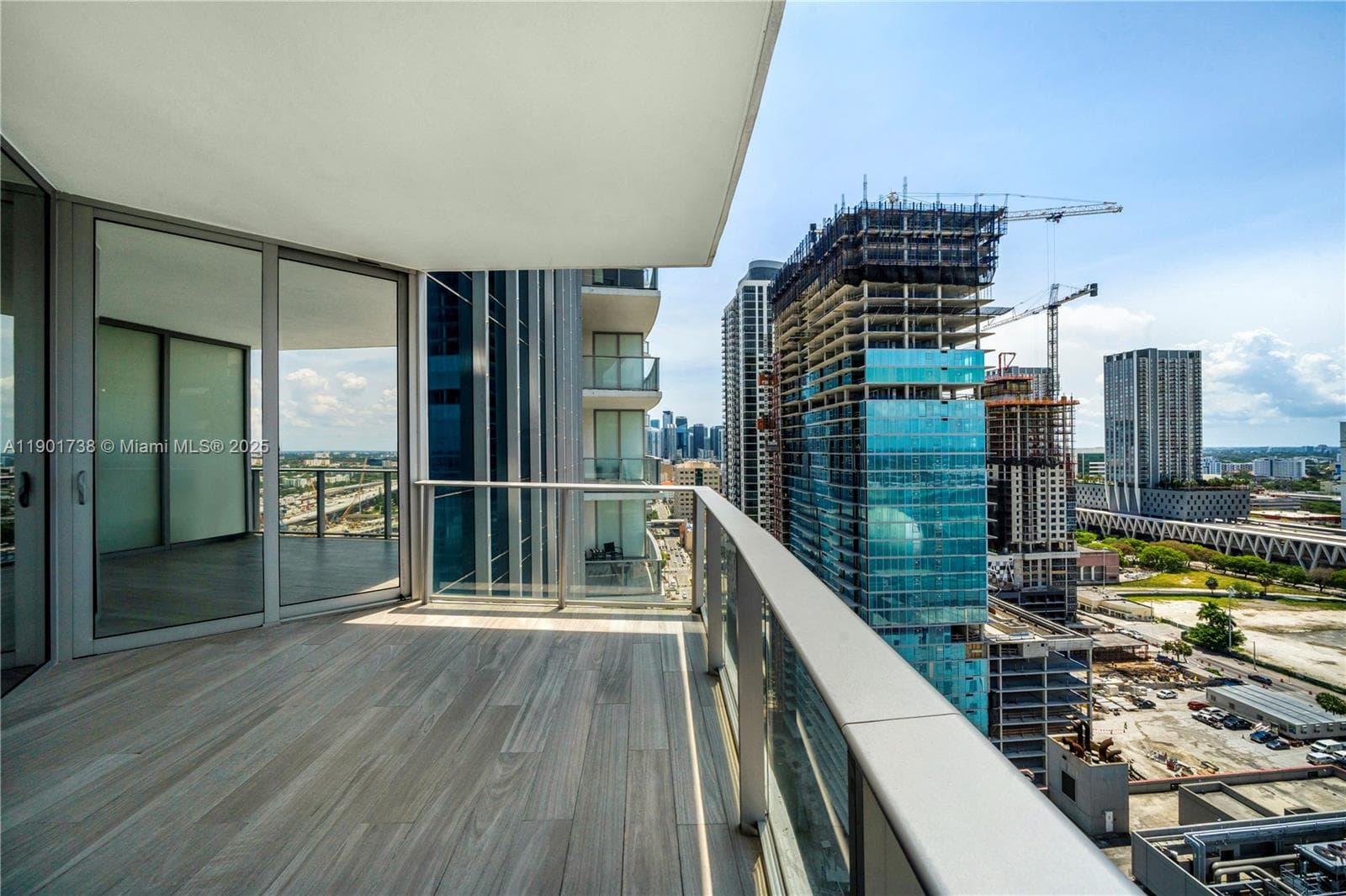 851 NE 1st AVE # 2106, Miami FL 33132 — 27