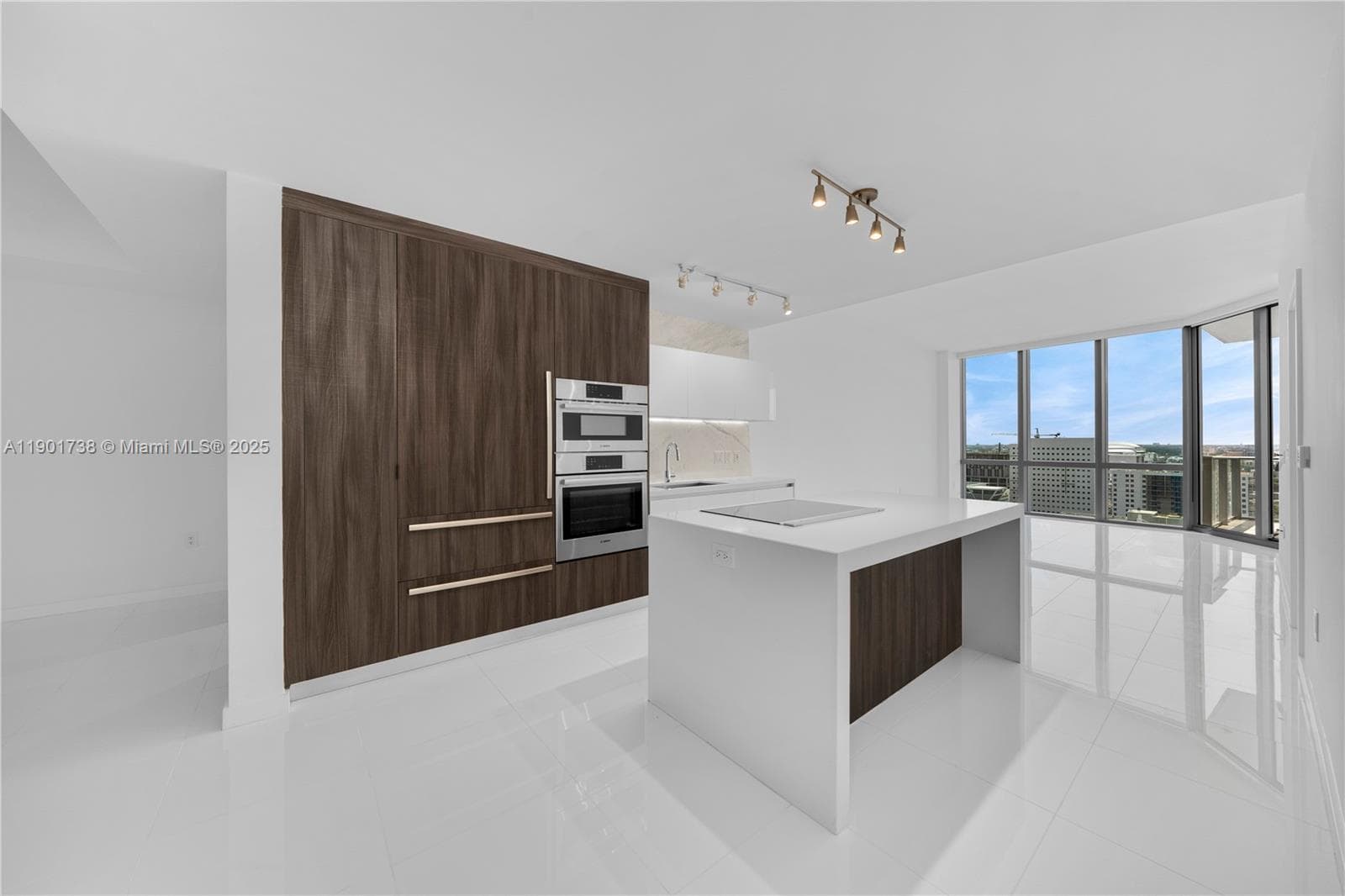 851 NE 1st AVE # 2106, Miami FL 33132 — 2