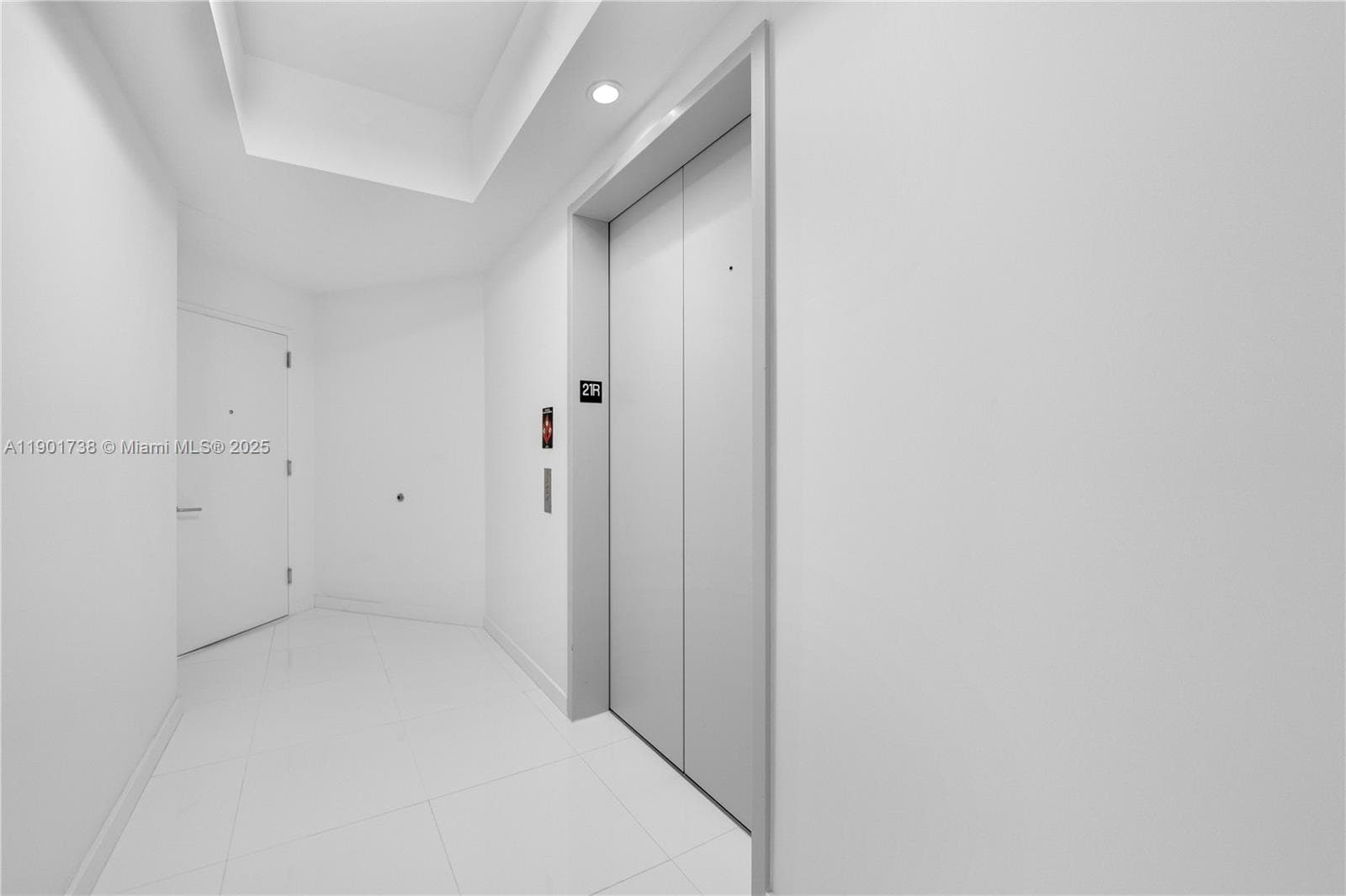 851 NE 1st AVE # 2106, Miami FL 33132 — 22