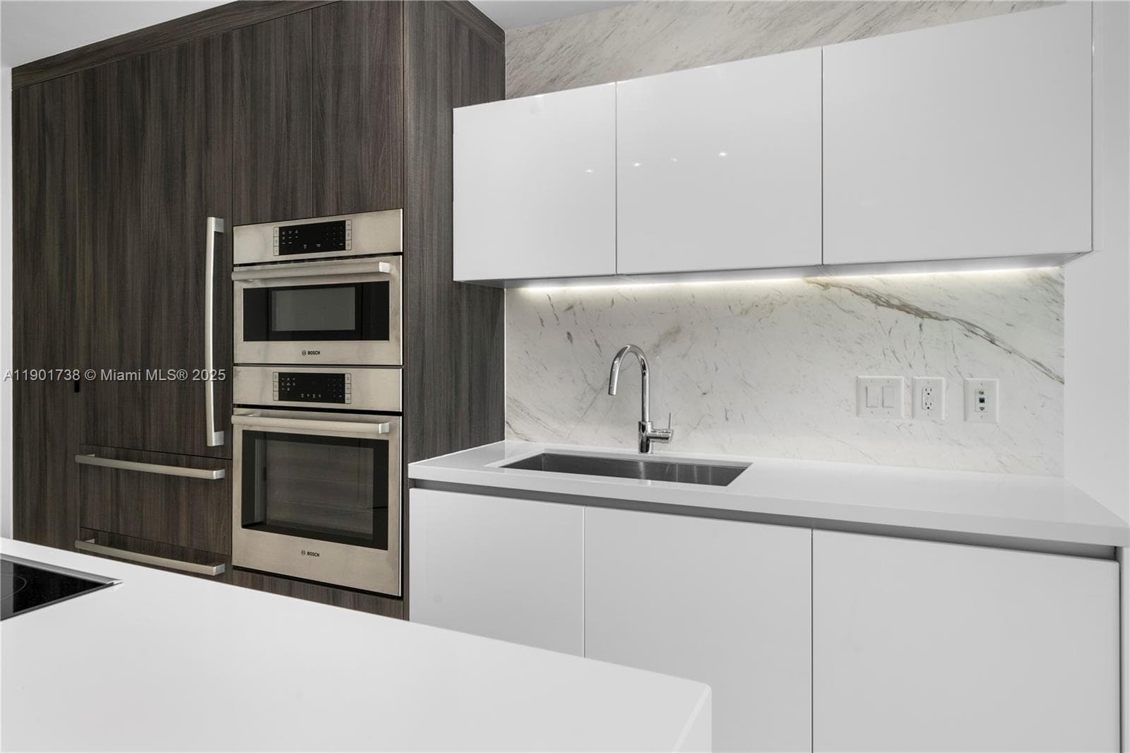 851 NE 1st AVE # 2106, Miami FL 33132 — 7