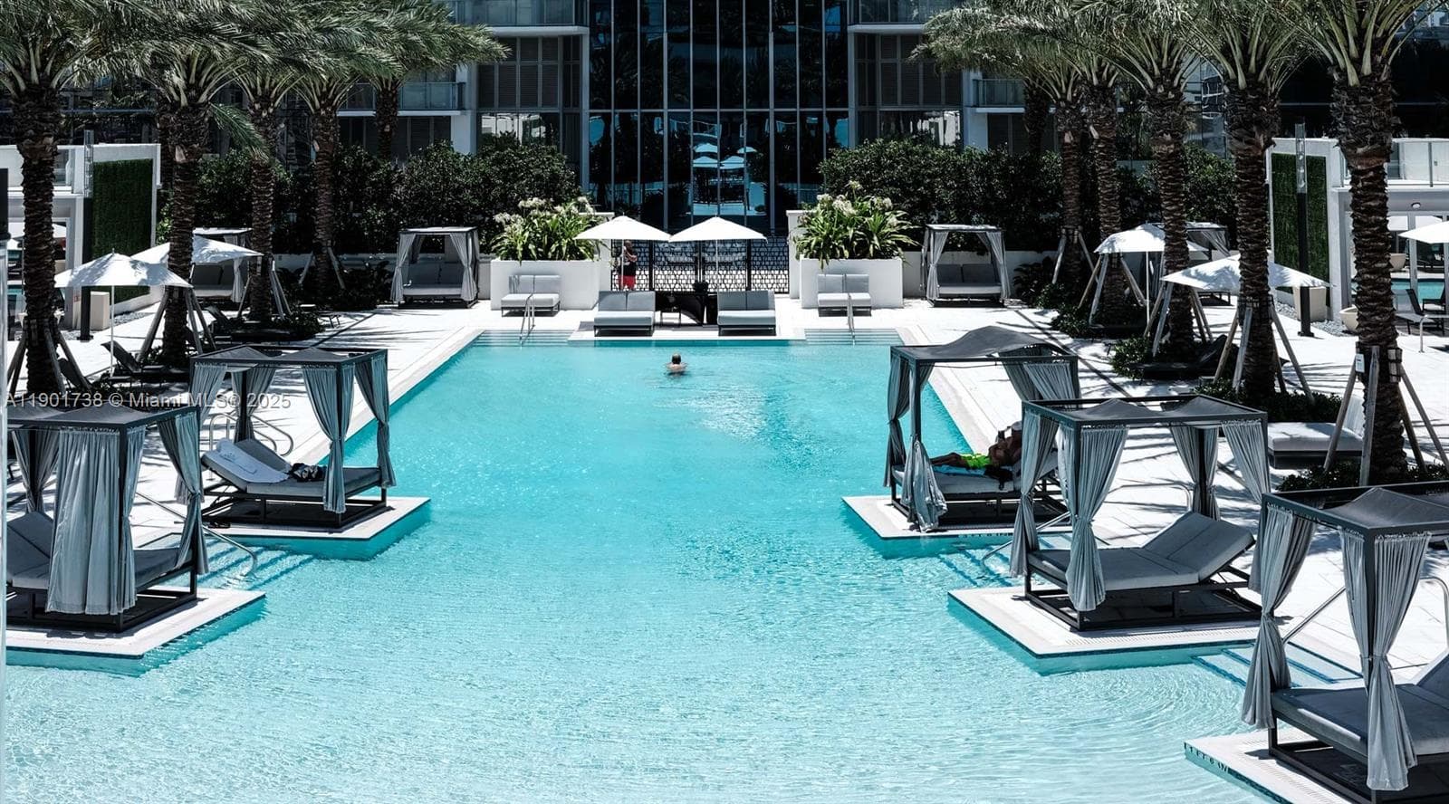 851 NE 1st AVE # 2106, Miami FL 33132 — 32