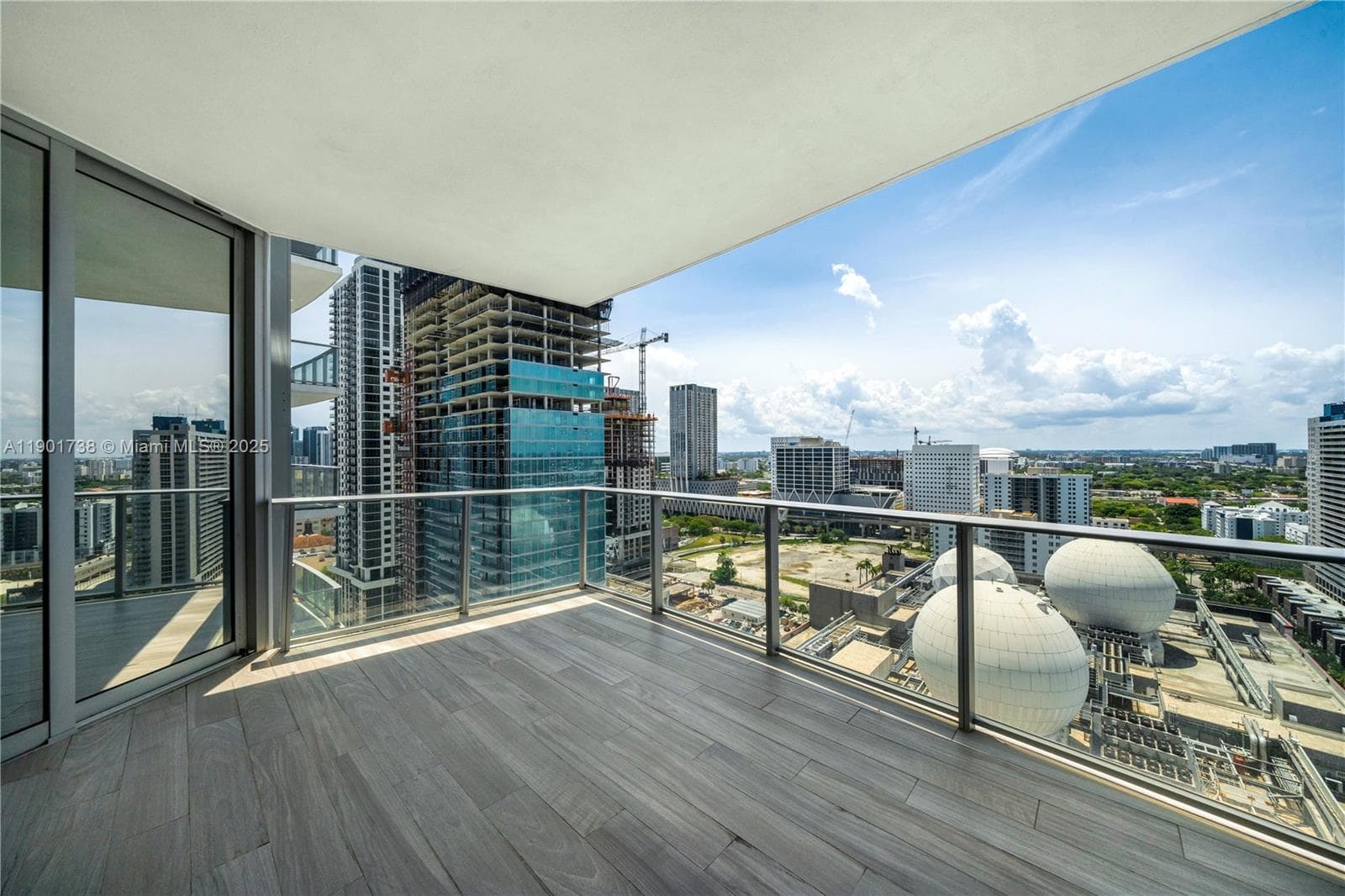 851 NE 1st AVE # 2106, Miami FL 33132 — 28