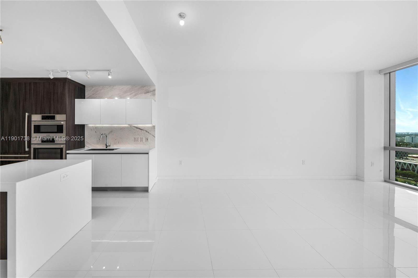851 NE 1st AVE # 2106, Miami FL 33132 — 20
