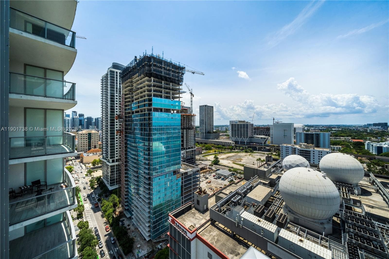 851 NE 1st AVE # 2106, Miami FL 33132 — 24