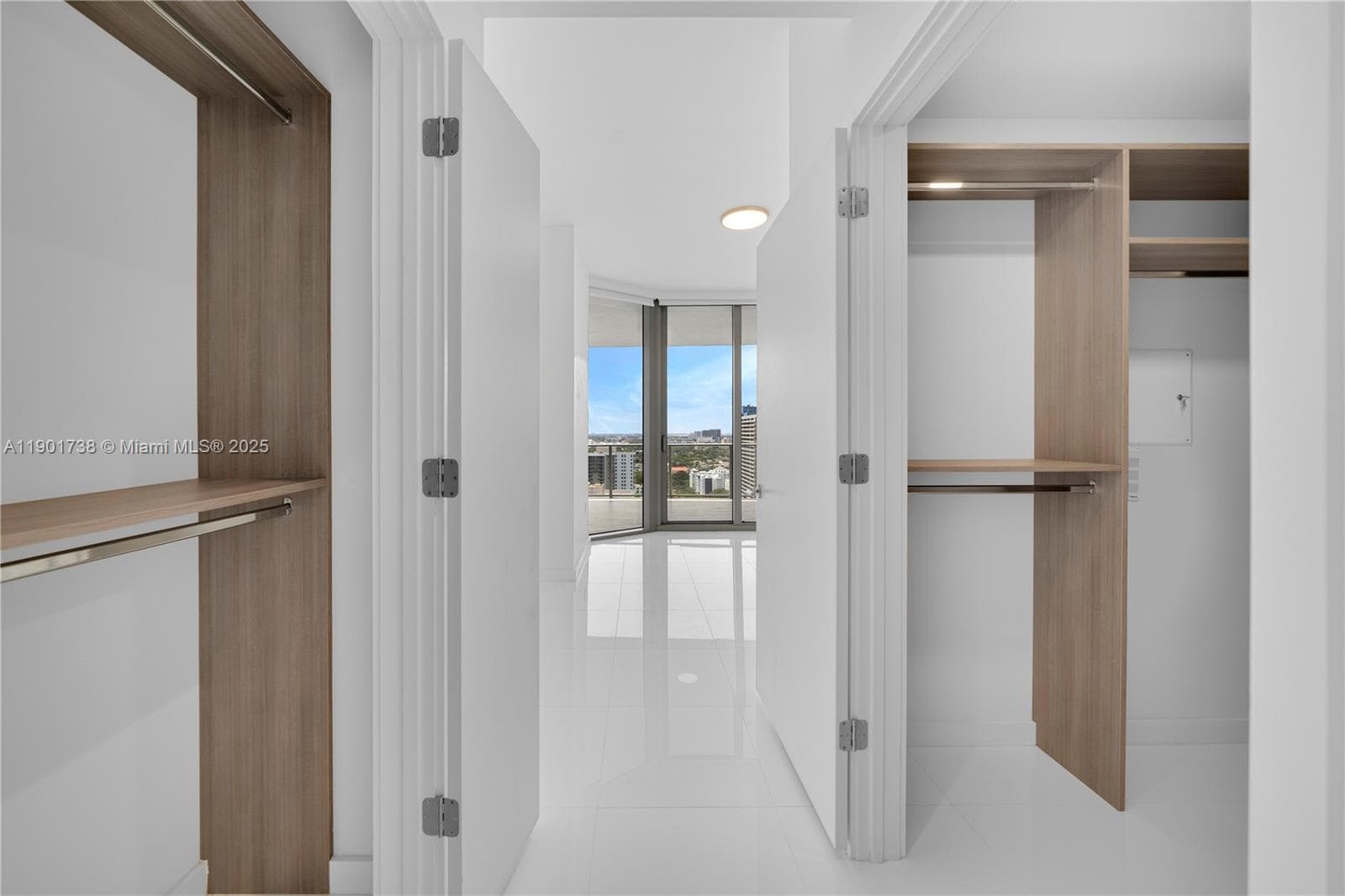 851 NE 1st AVE # 2106, Miami FL 33132 — 15
