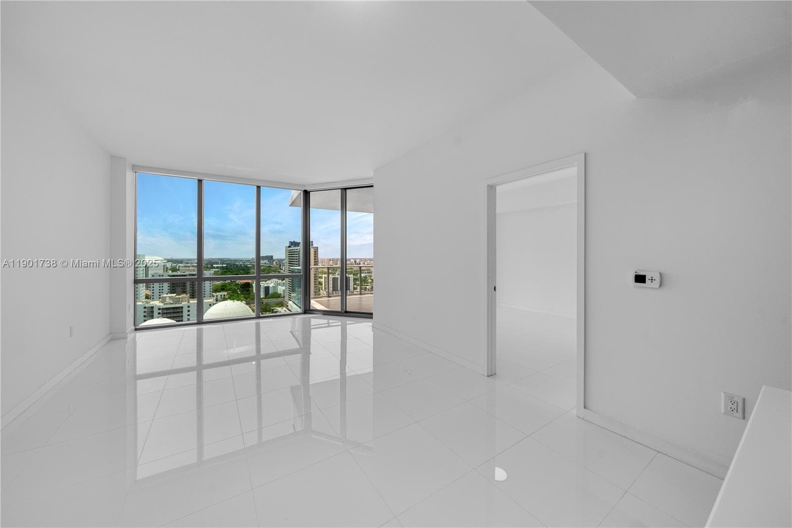 851 NE 1st AVE # 2106, Miami FL 33132 — 21