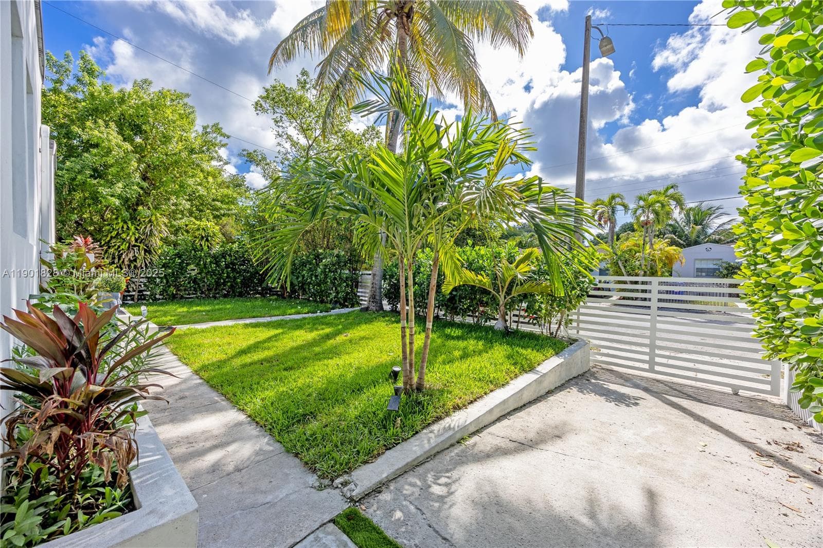 11 NW 45th St, Miami FL 33127 — 23