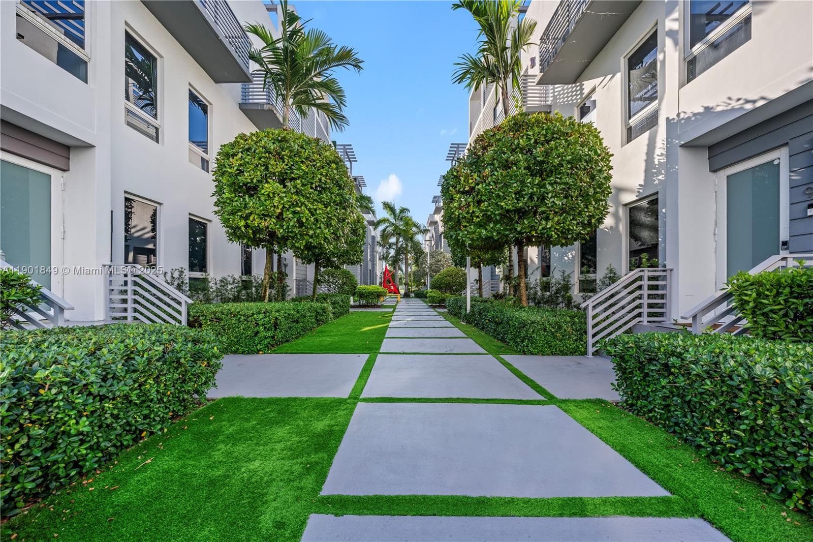 9153 NW 33rd St, Doral FL 33172 — 2