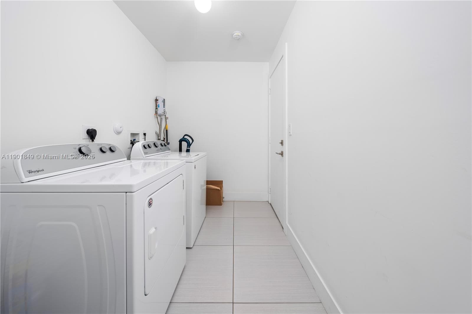 9153 NW 33rd St, Doral FL 33172 — 6