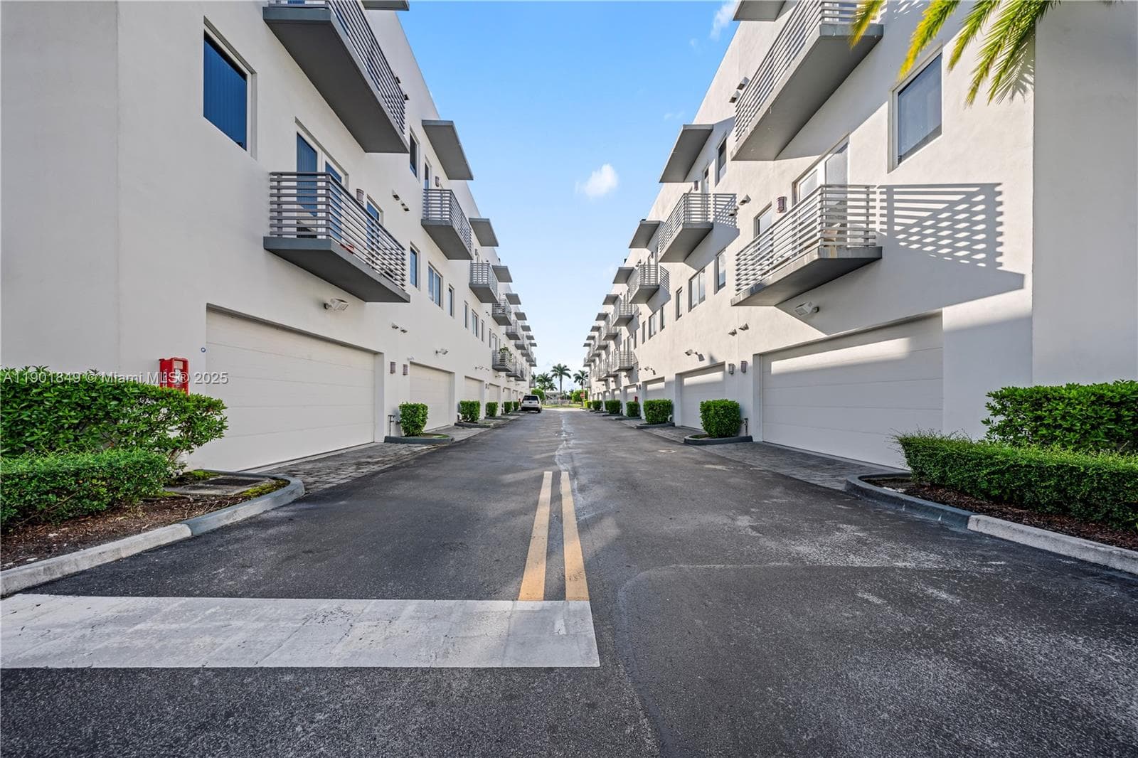 9153 NW 33rd St, Doral FL 33172 — 36