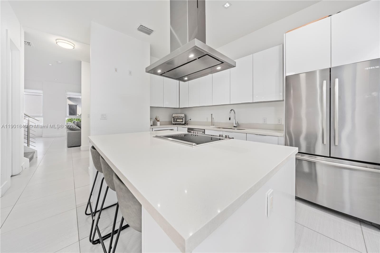 9153 NW 33rd St, Doral FL 33172 — 14