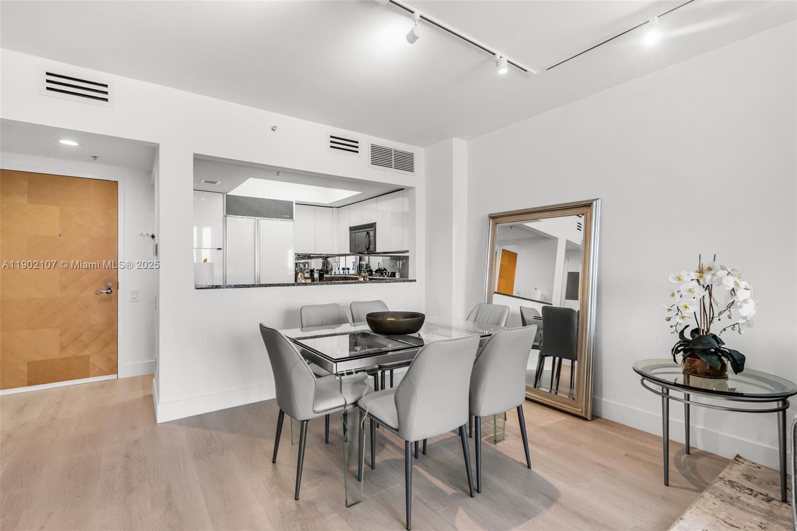1500 Ocean Dr # 1109, Miami Beach FL 33139 — 6